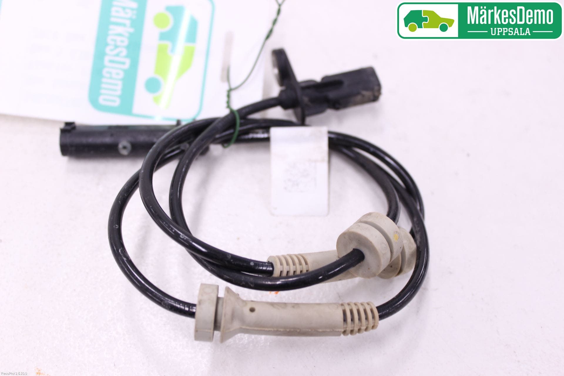 BMW 5 G30/G31/F90 17-23 Abs Sensor