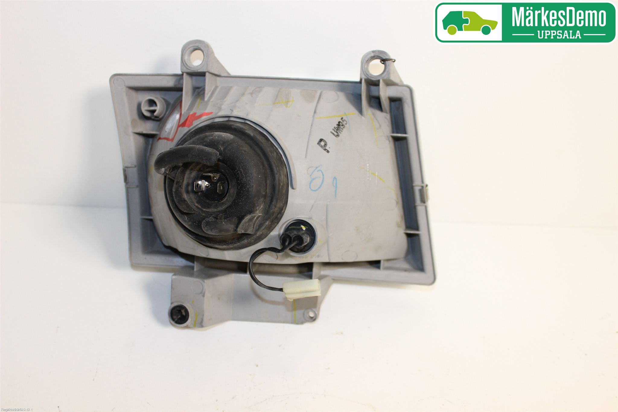 Mazda B2500 Strålkastare Vänster