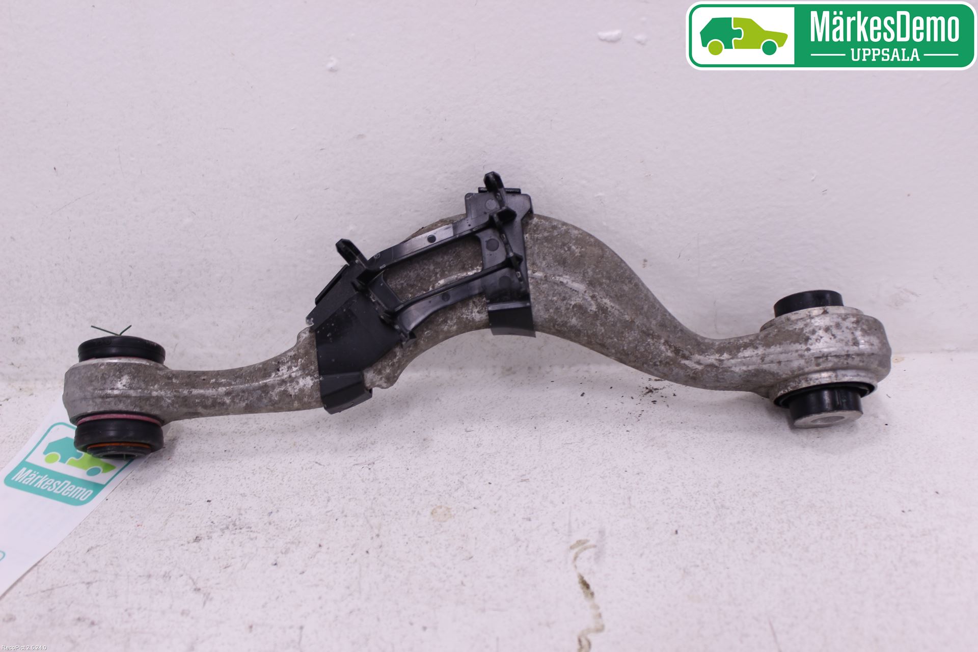 BMW 5 G30/G31/F90 17-23 Bärarm Bak Övre Höger