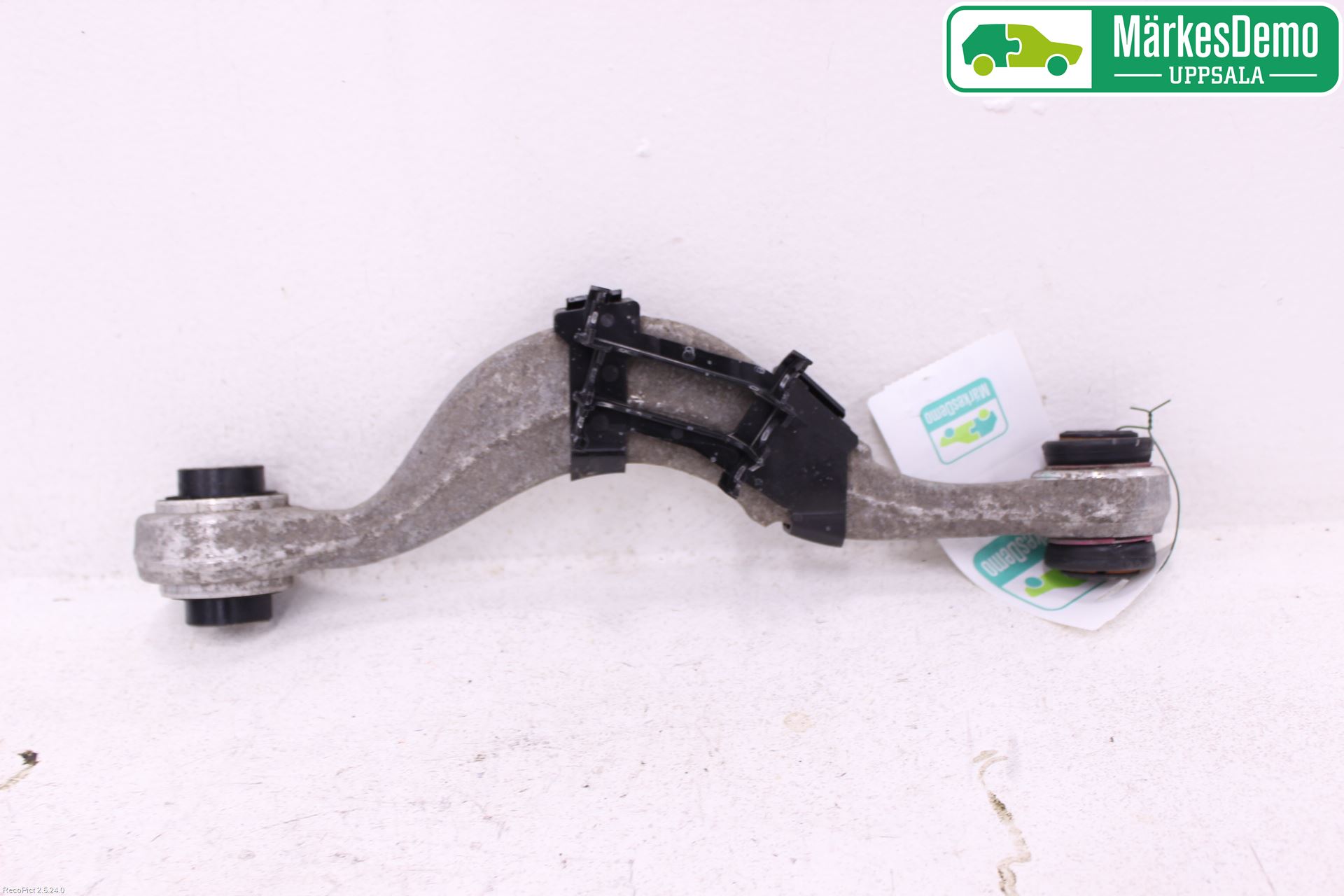 BMW 5 G30/G31/F90 17-23 Bärarm Bak Övre Vänster