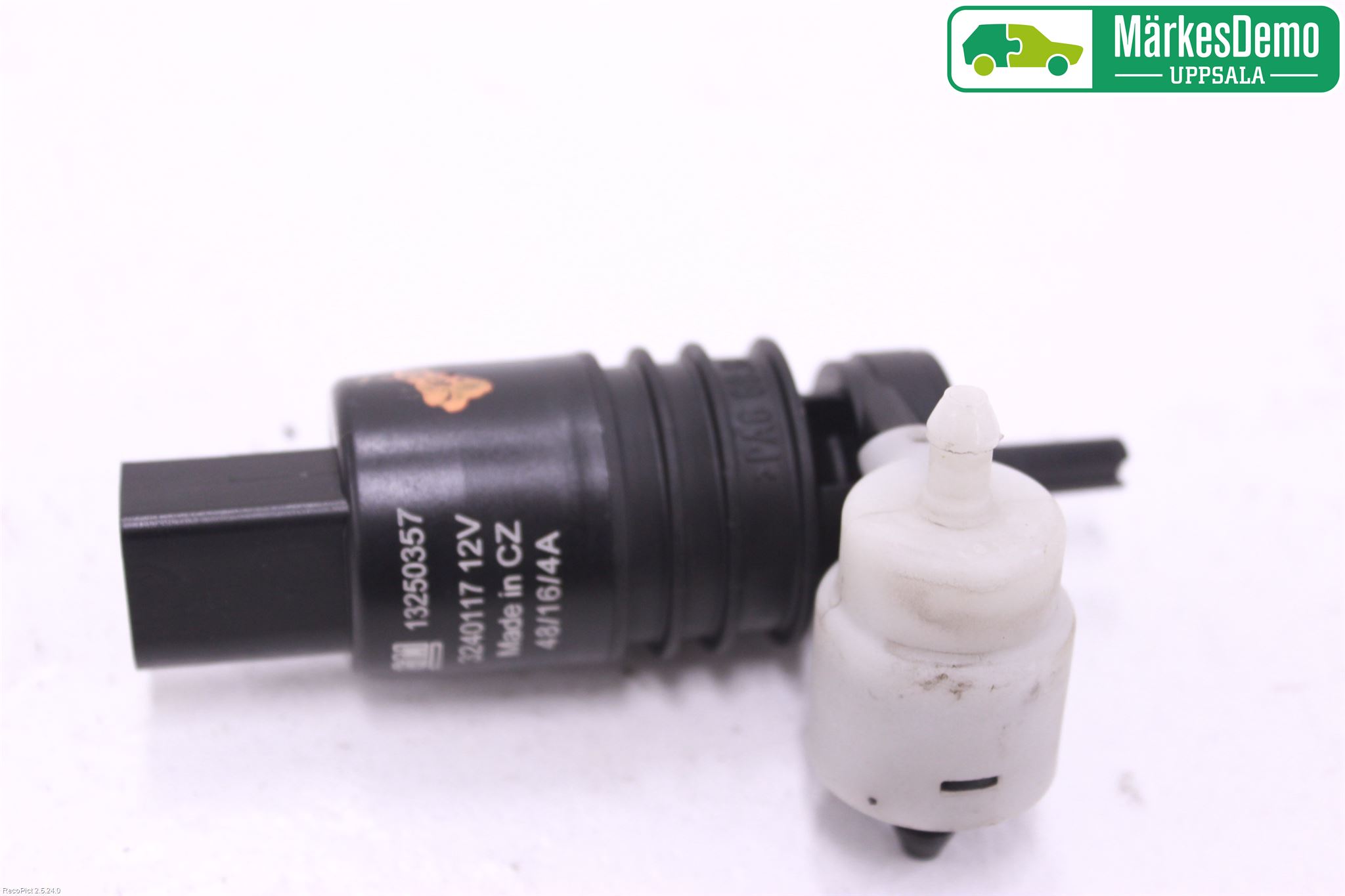 Opel INSIGNIA 09-16 Spolarpump Vindruta