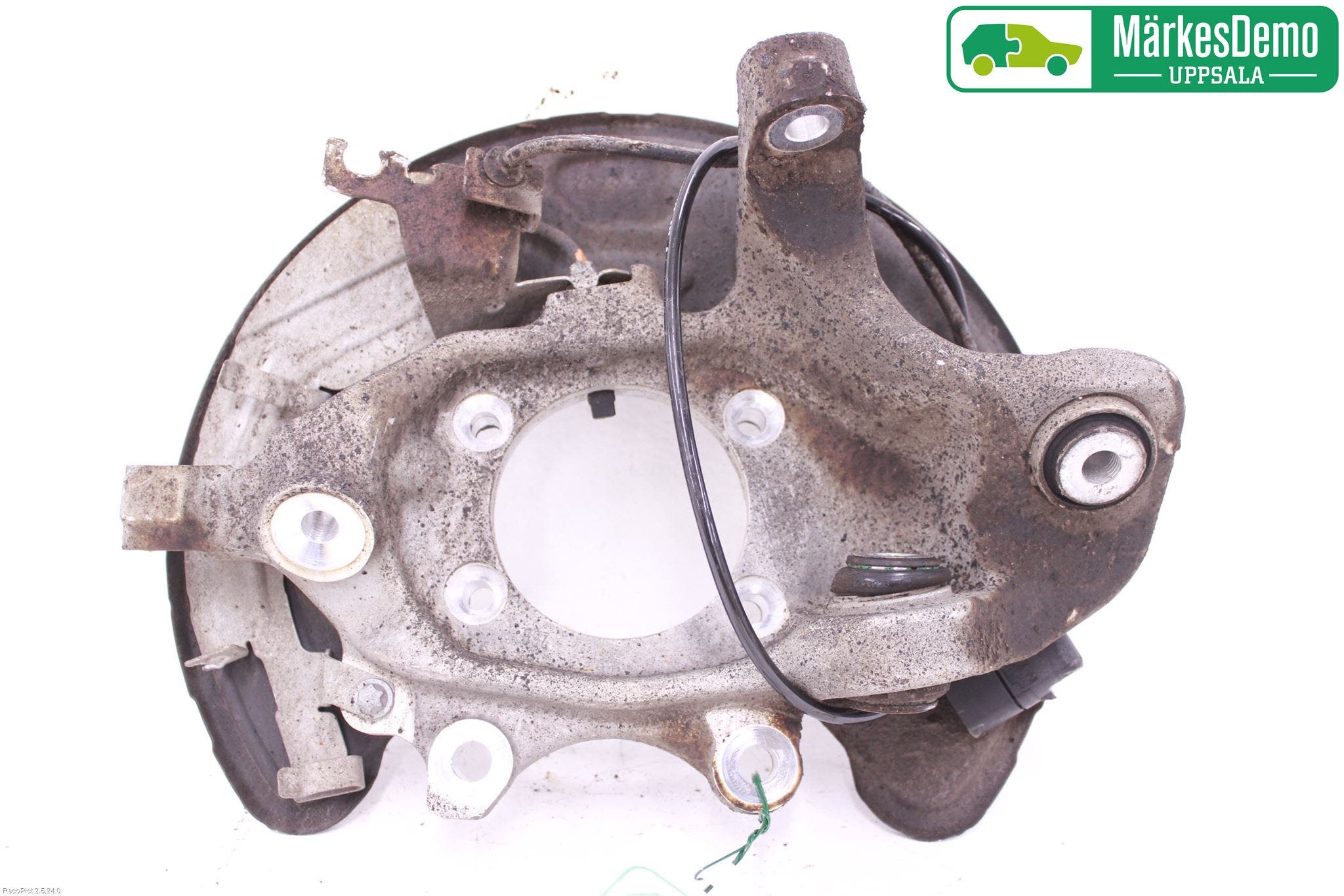 Mercedes-Benz MB C-KLASS (W205) 14-21 Hjullagerhus-Spindel Vä B