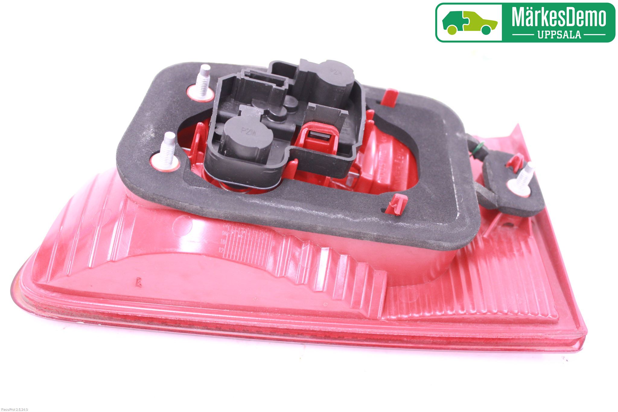 Saab 9-5     06-10 Bakljus Lucka Vä