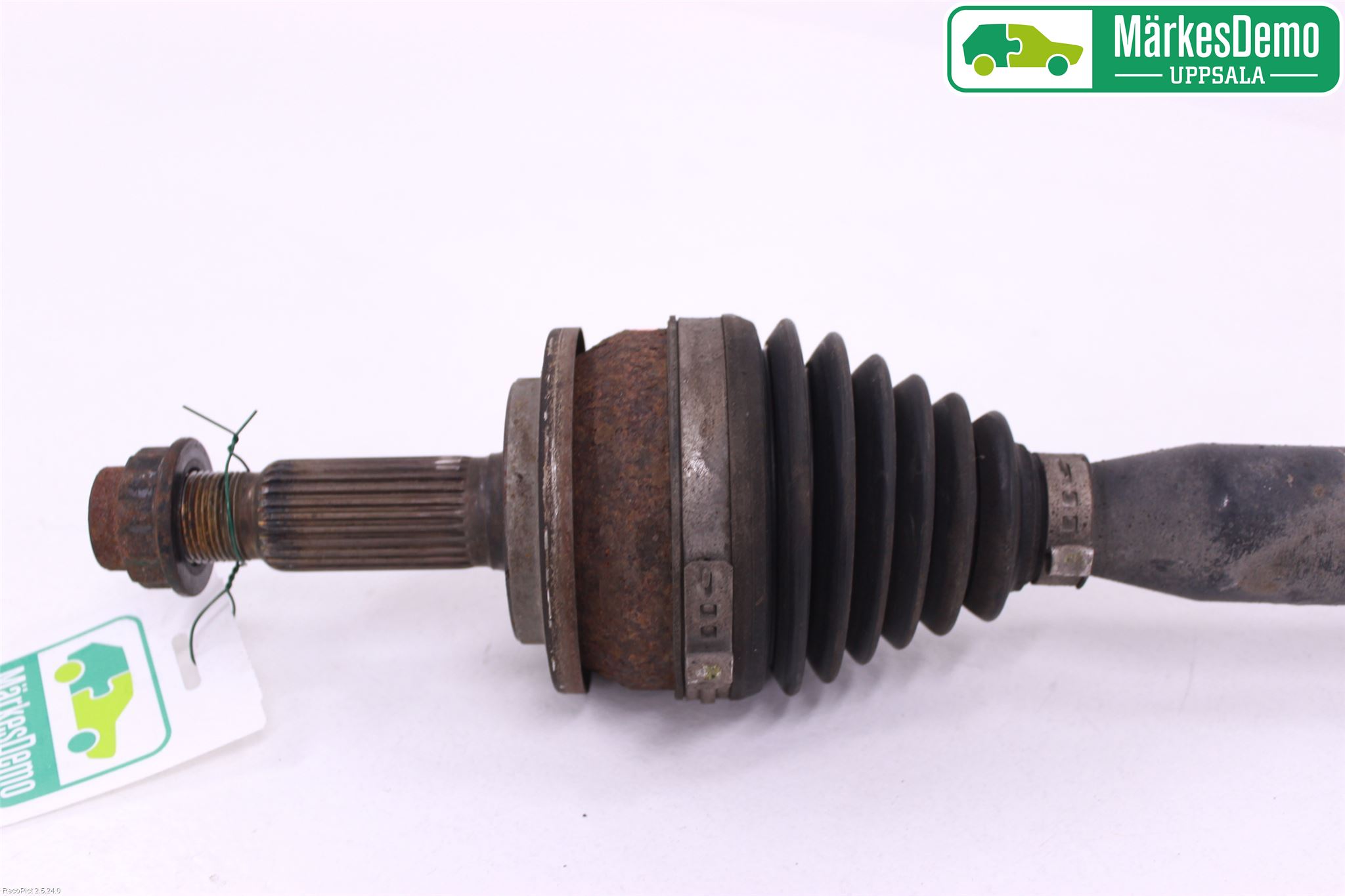 Volkswagen VW PASSAT 11-14 Drivaxel Fram Höger