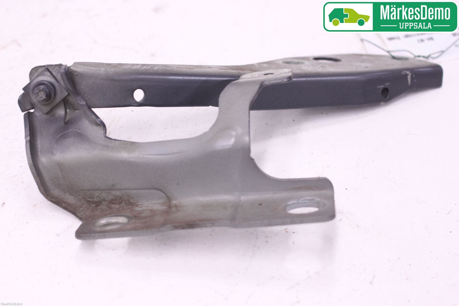 Volvo V50 04-07 Huvgångjärn