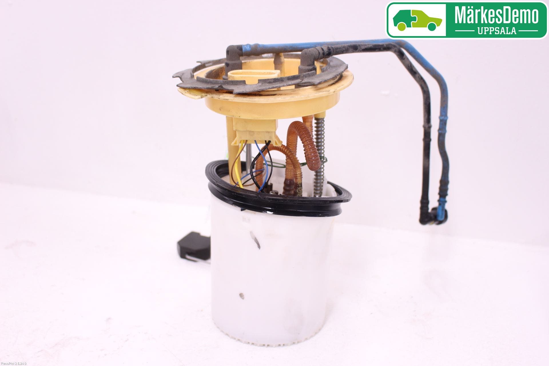 Volkswagen VW PASSAT 11-14 Bränslepump El