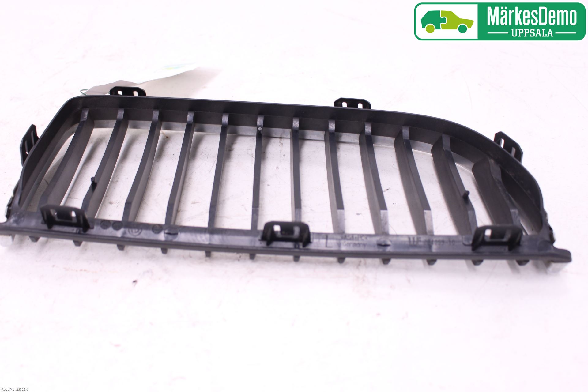 BMW 3 E90/91 SED/TOU 05-12 Grilldel Vänster