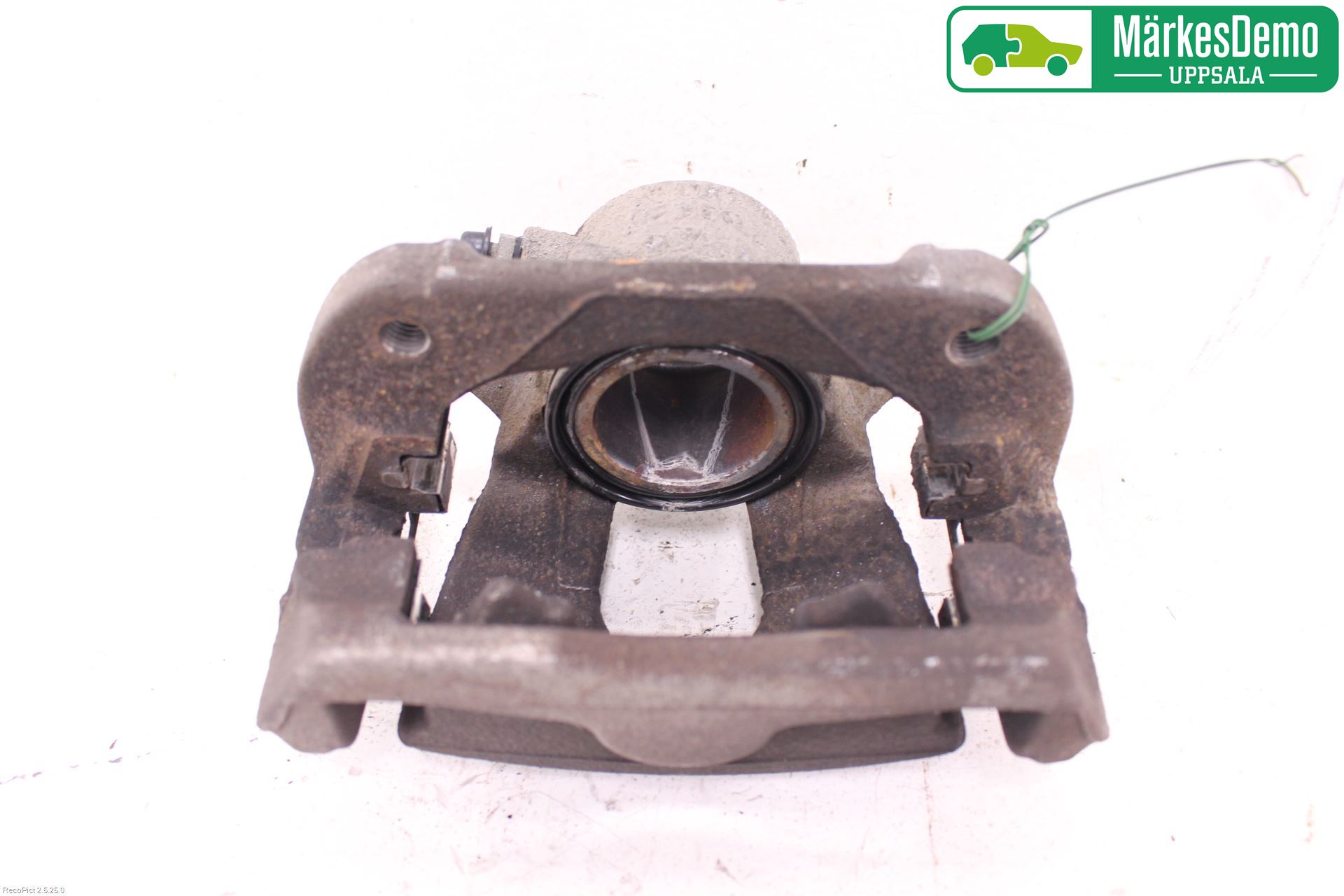 BMW 1 E87/81 5D/3D 03-11 Bromsok Fram Höger