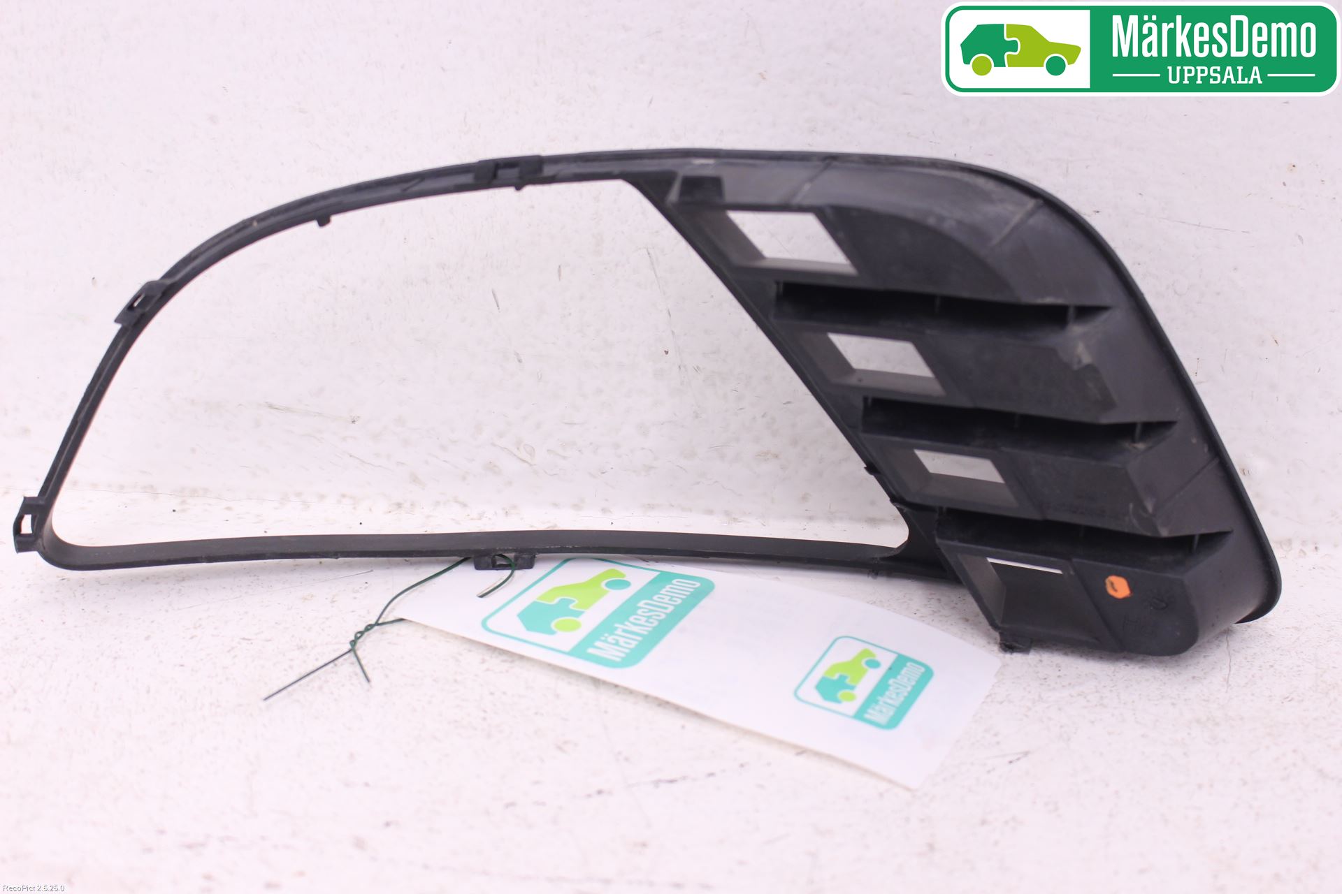 Ford FIESTA     02-05 Dimljussarg Fram