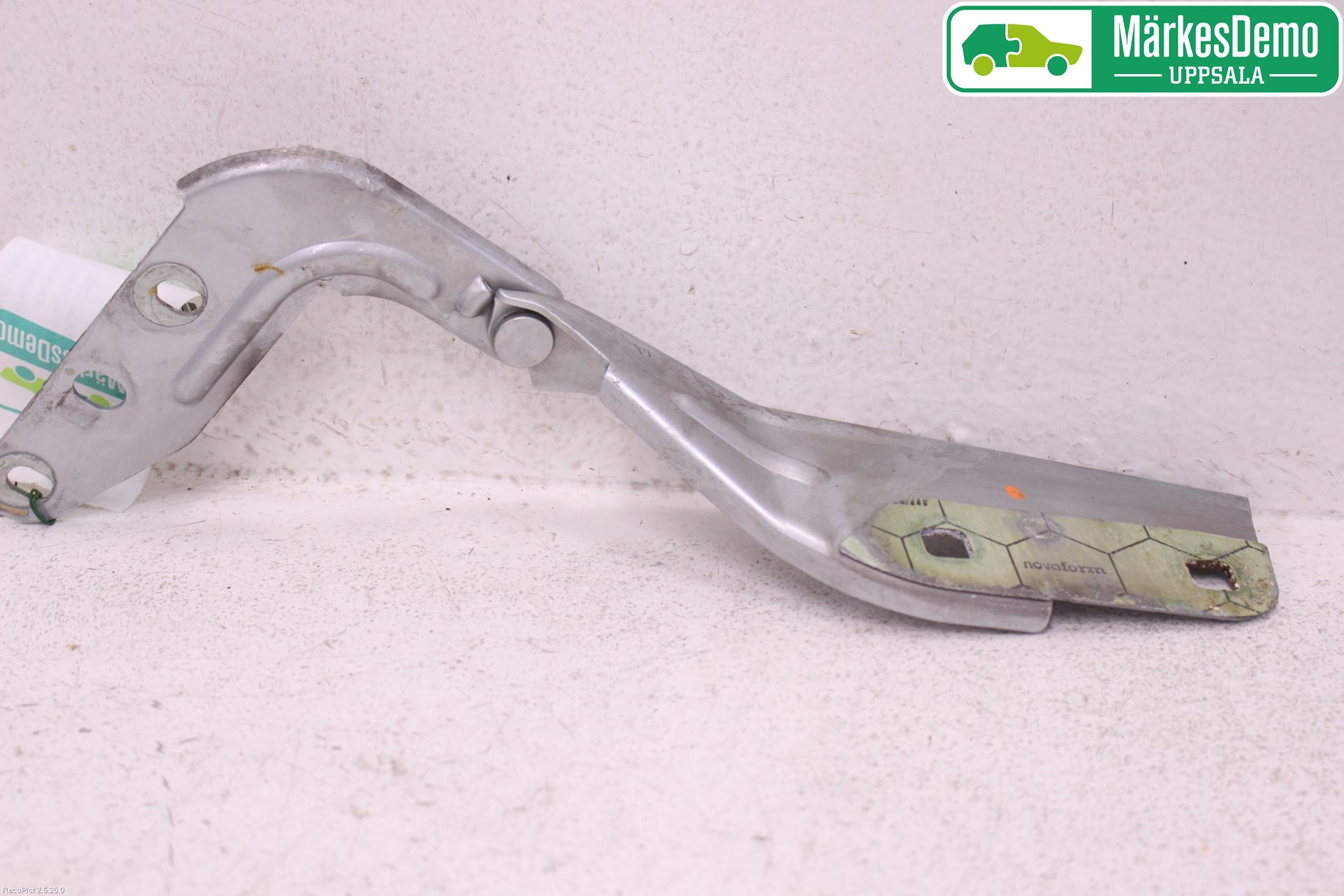 Porsche CAYENNE 03- Huvgångjärn