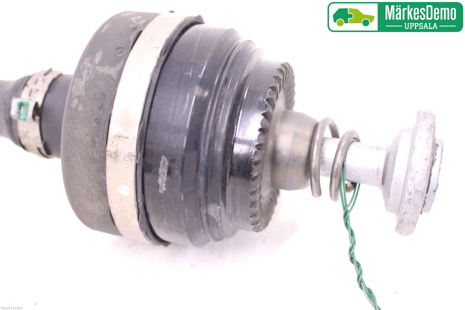BMW 5 G30/G31/F90 17-23 Drivaxel Bak Höger