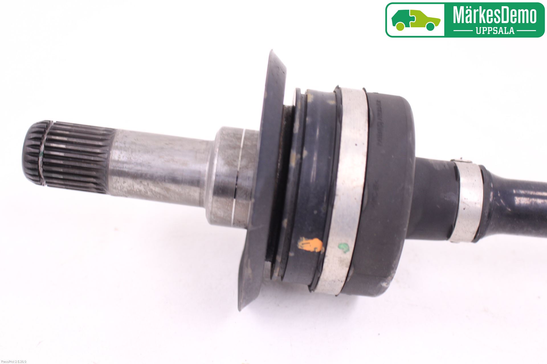 BMW 5 G30/G31/F90 17-23 Drivaxel Bak Vänster