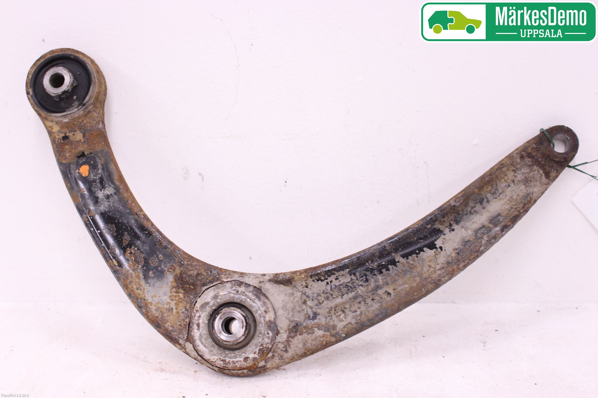 Peugeot 307     05-08 Bärarm Fram Undre Vä