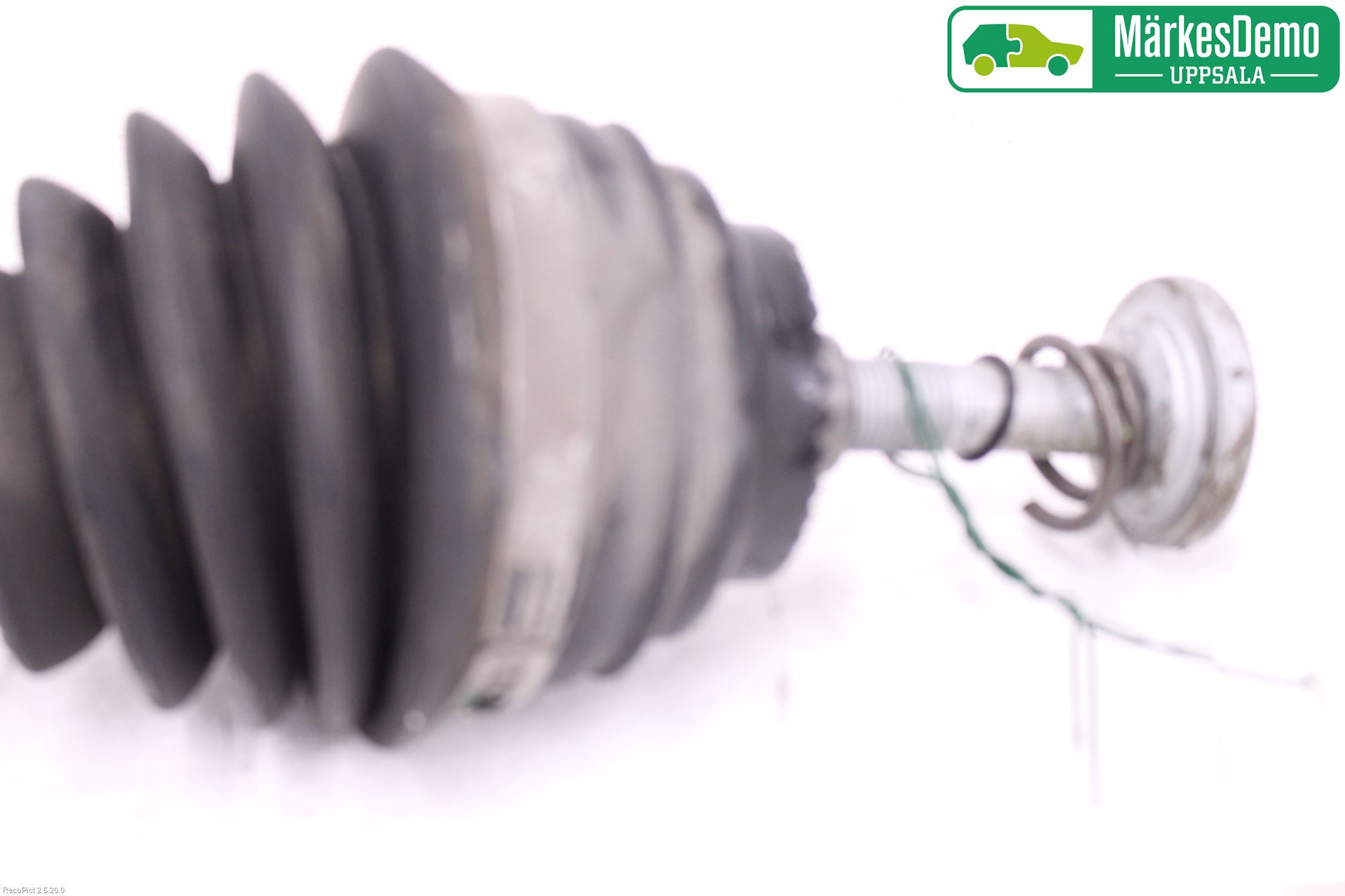 BMW 1 F20/F21 11-19 Drivaxel Fram Höger