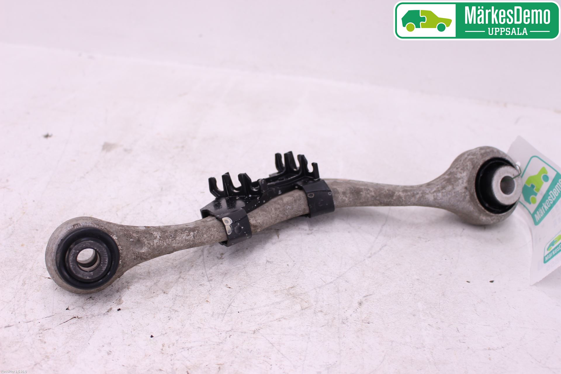 BMW 5 G30/G31/F90 17-23 Bärarm Bak Övre Höger