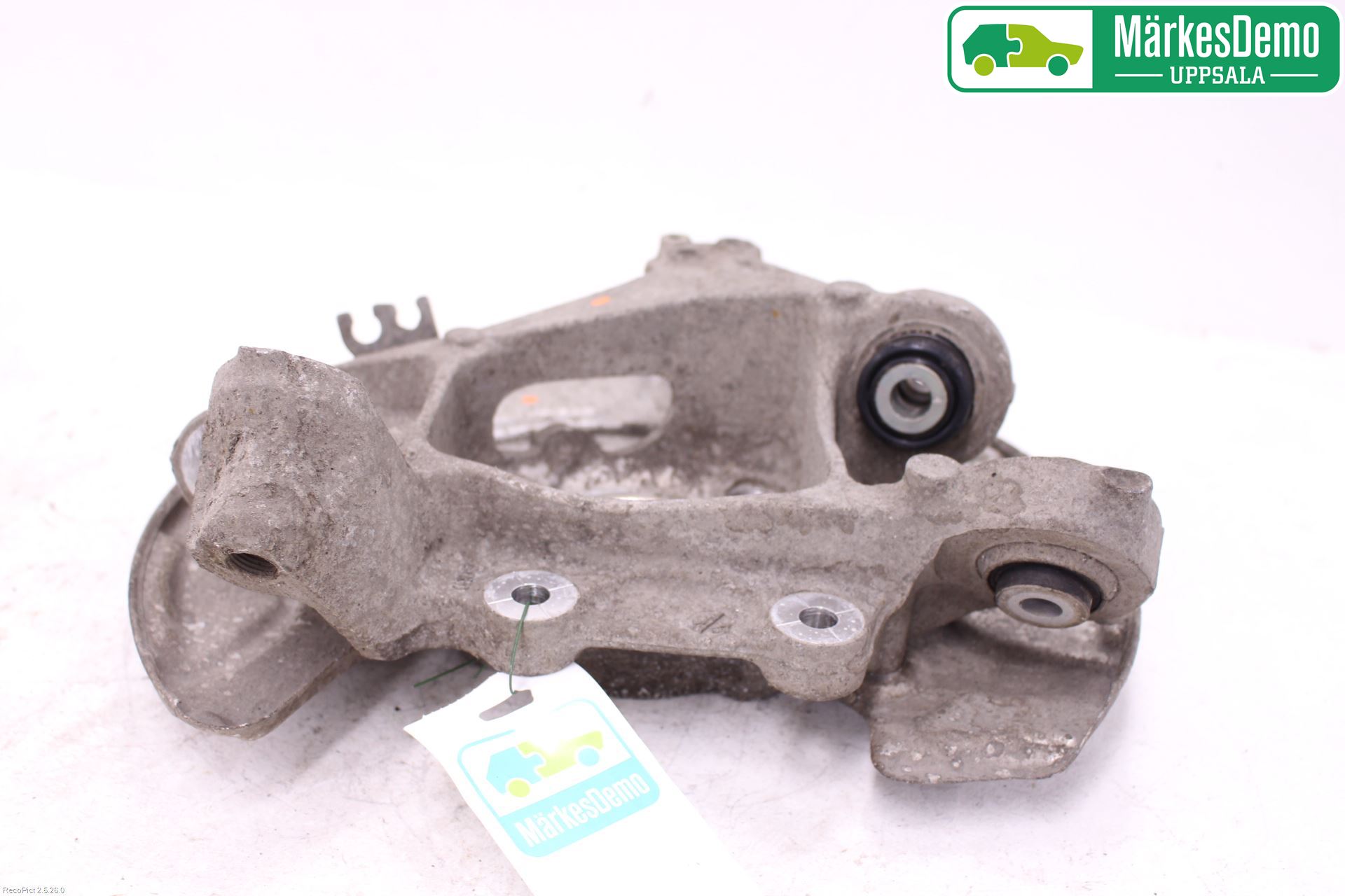 BMW 5 G30/G31/F90 17-23 Hjullagerhus-Spindel Hö B