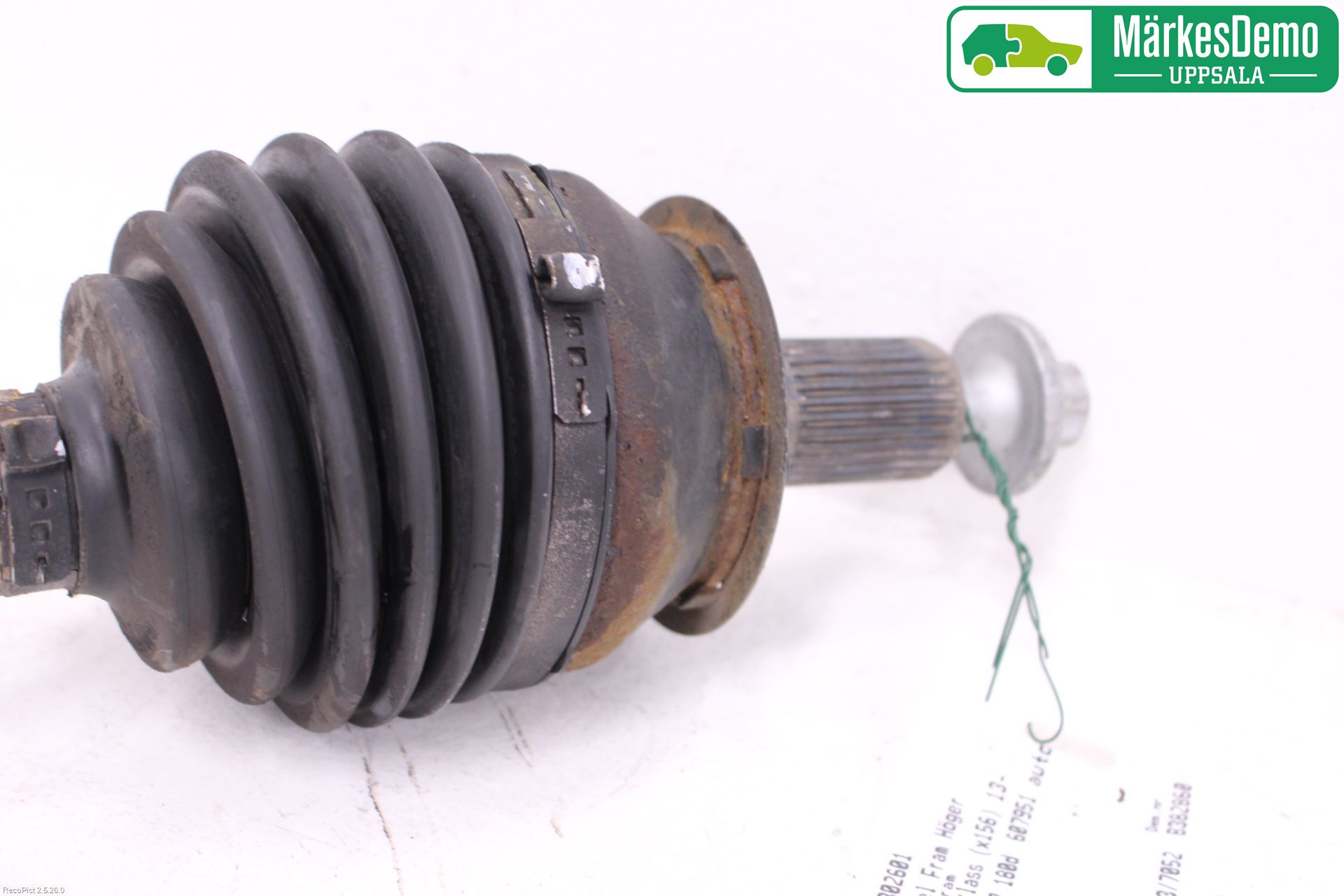 Mercedes-Benz MB GLA-KLASS (X156) 13-20 Drivaxel Fram Höger