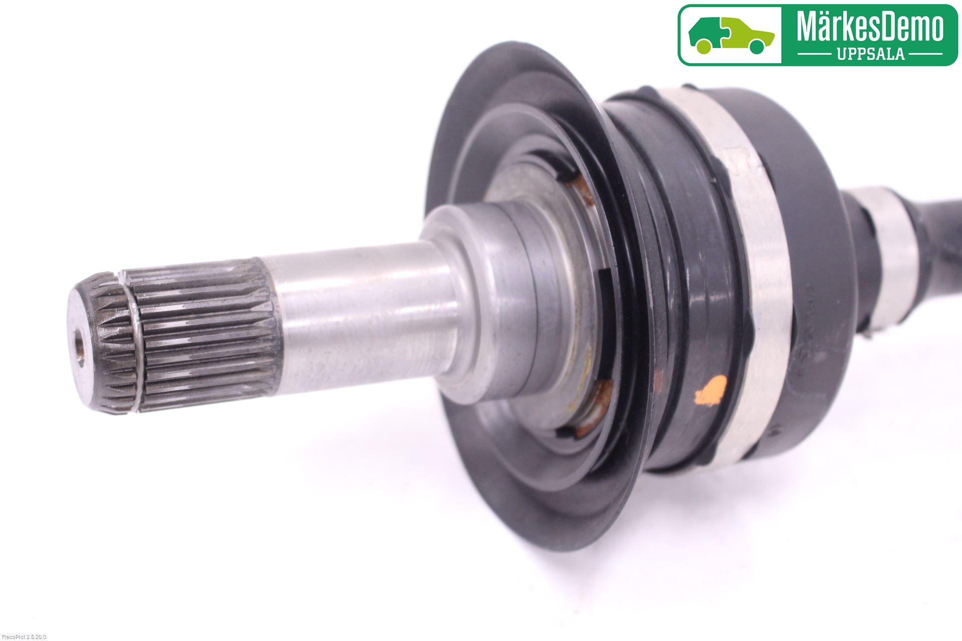 BMW 5 G30/G31/F90 17-23 Drivaxel Bak Vänster
