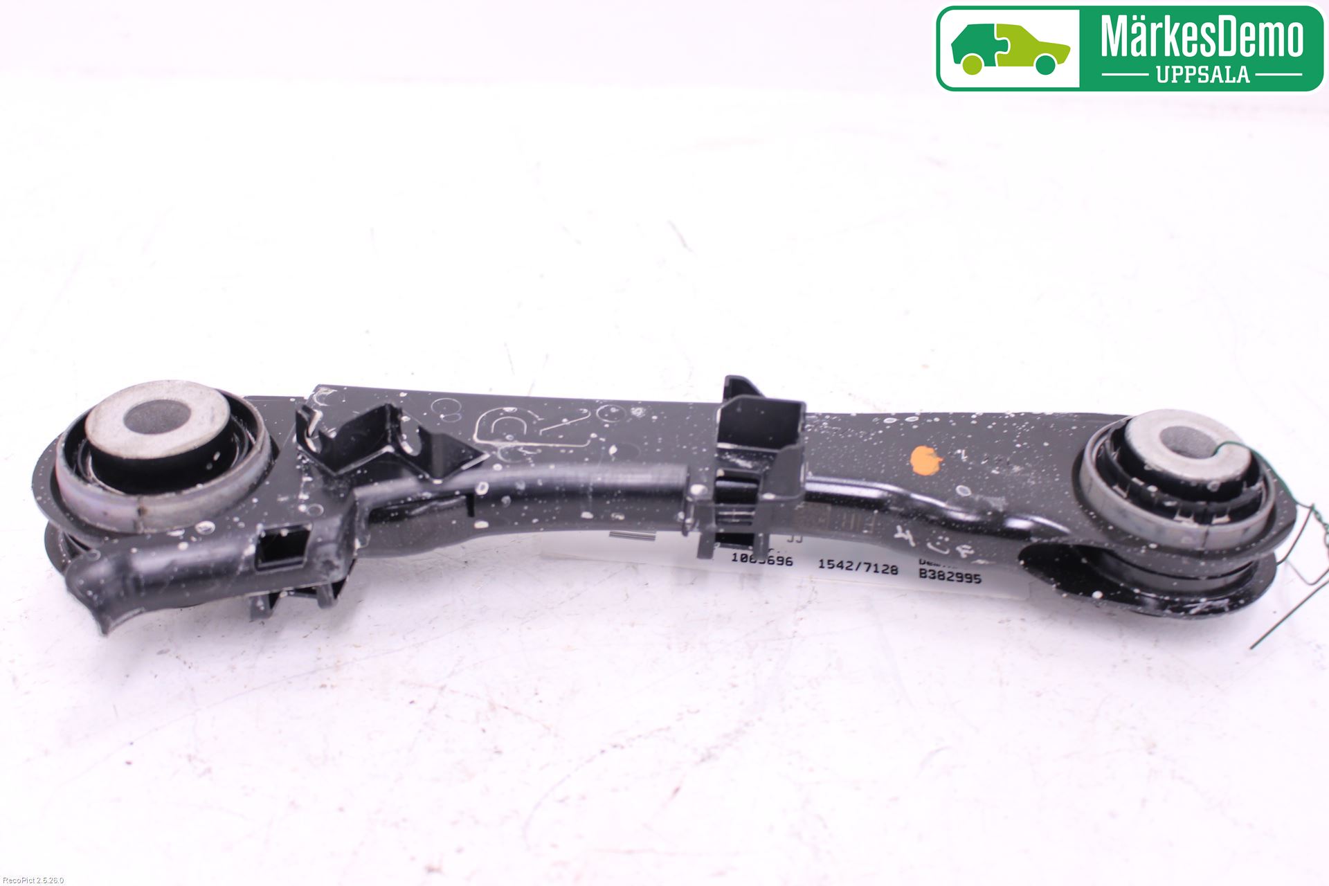 BMW 5 G30/G31/F90 17-23 Bärarm Bak Övre Höger