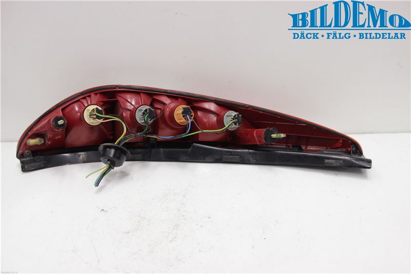 Ford MONDEO     01-06 Bakljus Höger