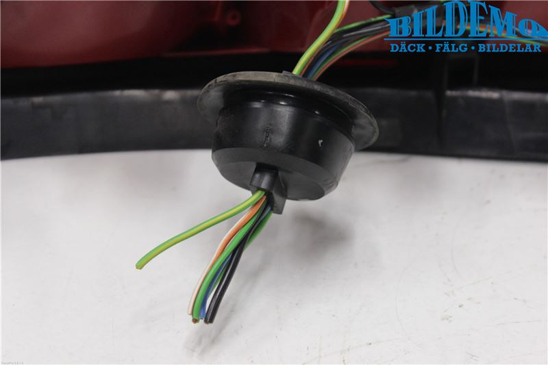 Ford MONDEO     01-06 Bakljus Höger