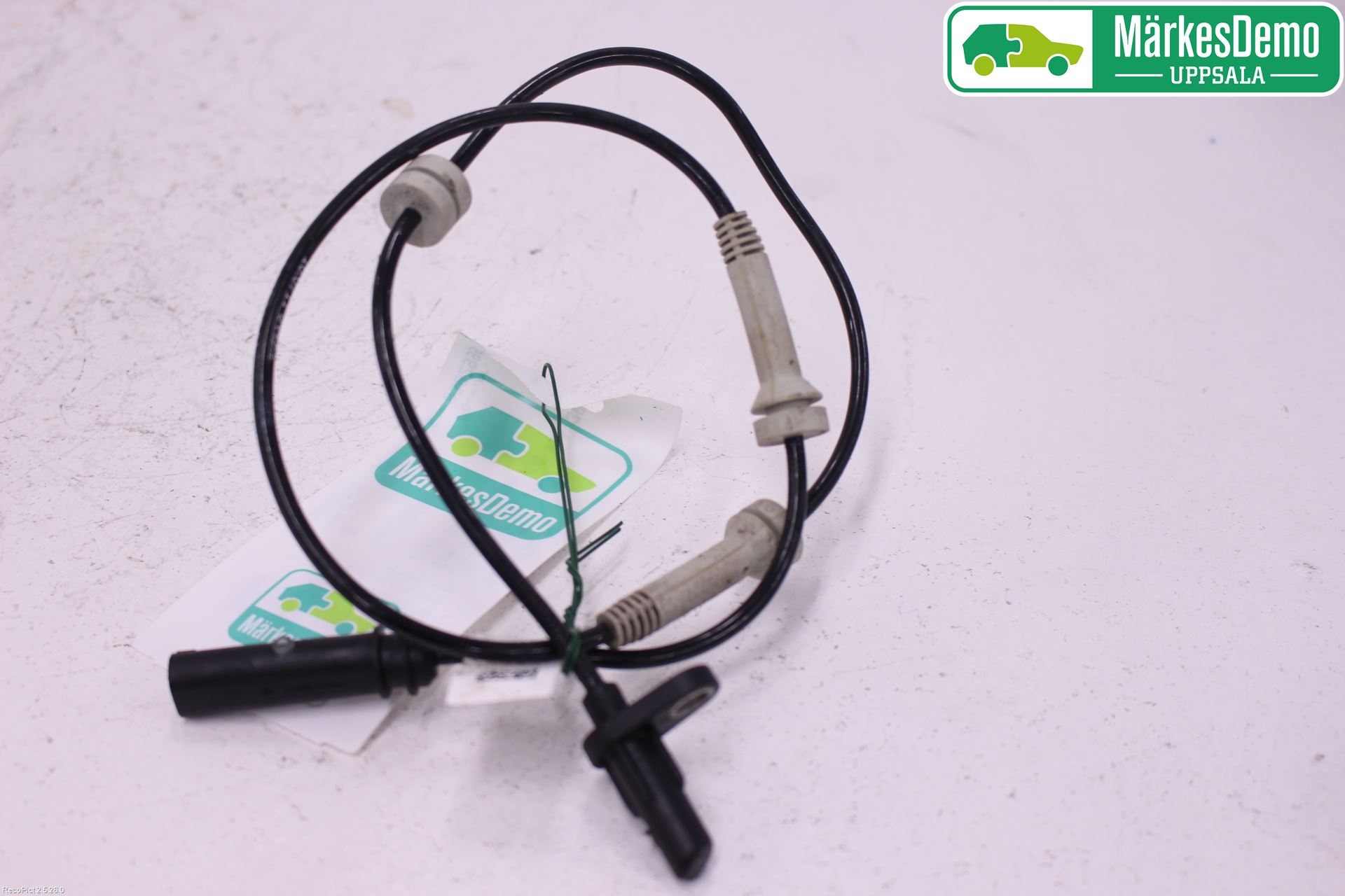 BMW 5 G30/G31/F90 17-23 Abs Sensor