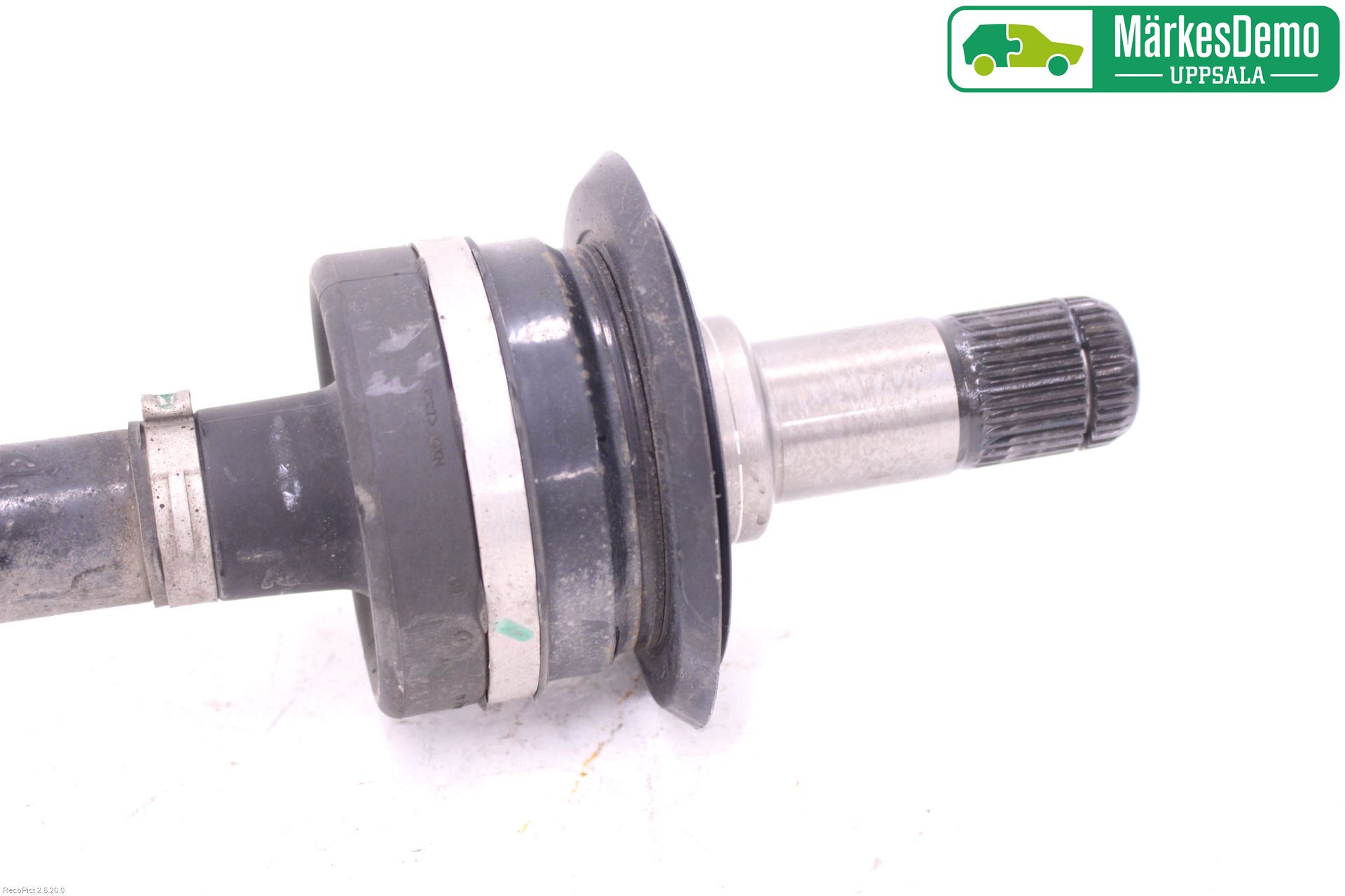 BMW 5 G30/G31/F90 17-23 Drivaxel Bak Höger
