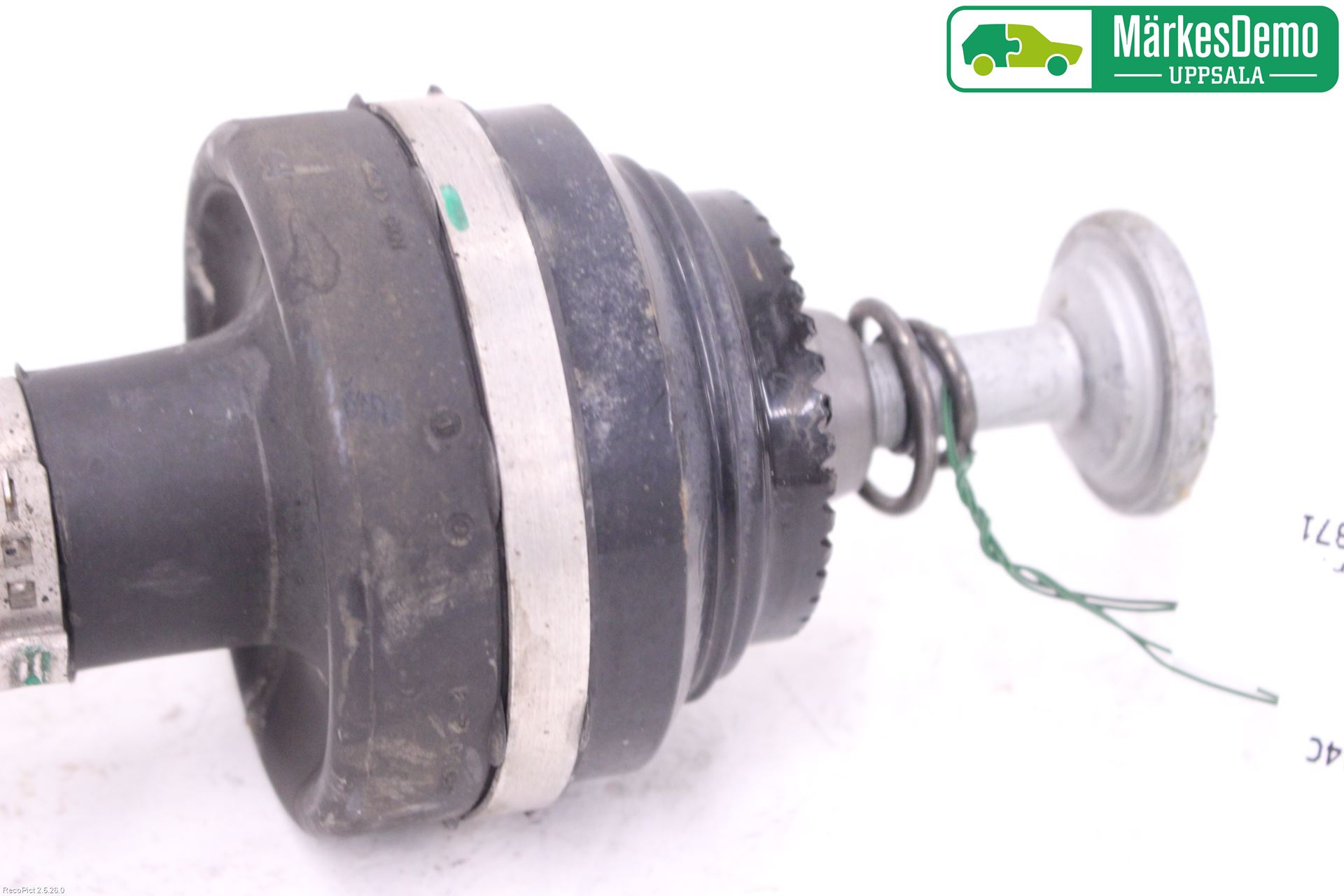 BMW 5 G30/G31/F90 17-23 Drivaxel Bak Vänster
