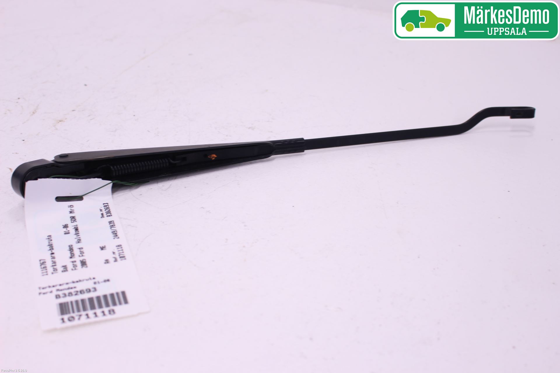 Ford MONDEO     01-06 Torkararm-Bakruta