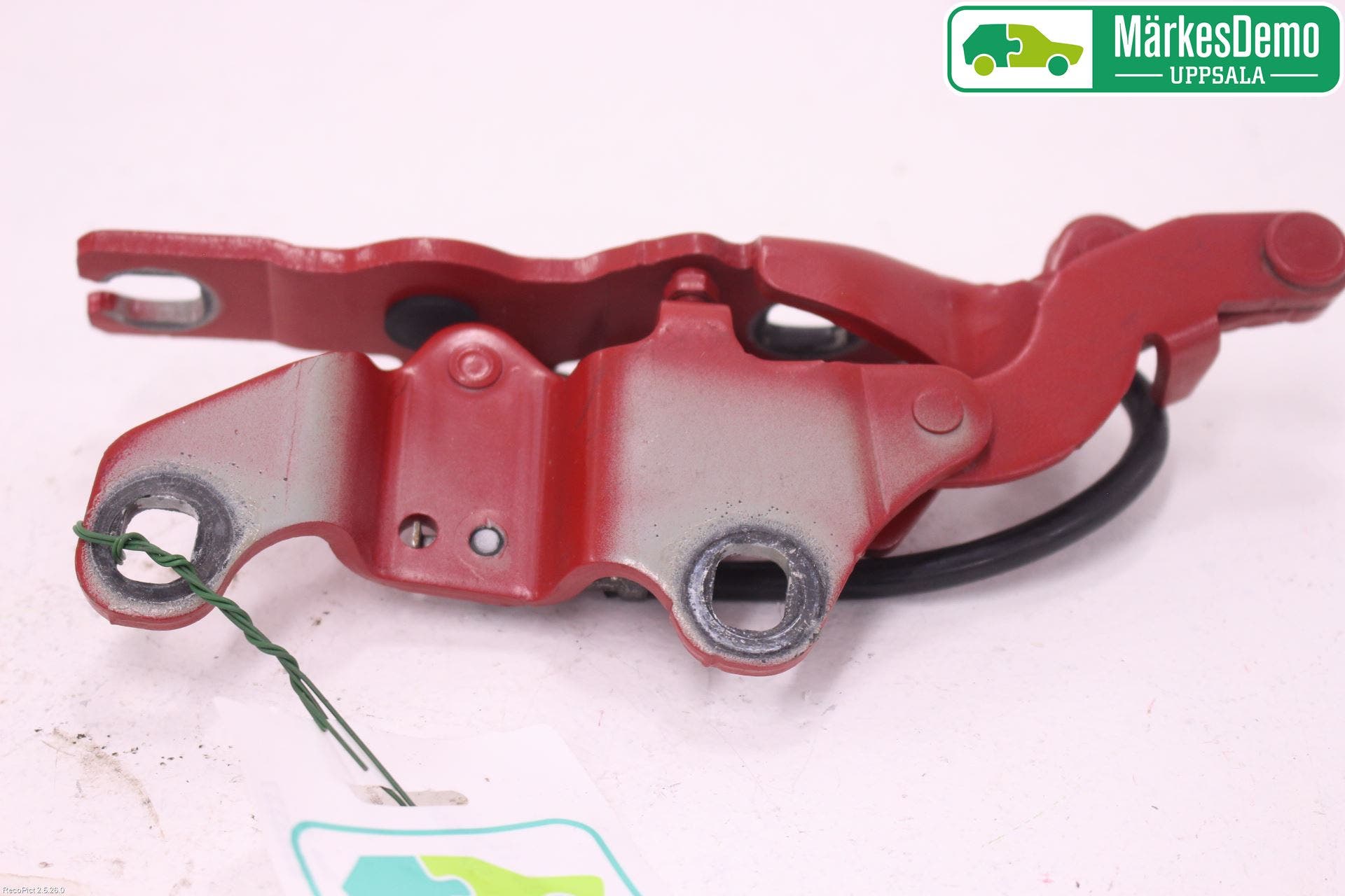 BMW 1 E87/81 5D/3D 03-11 Huvgångjärn