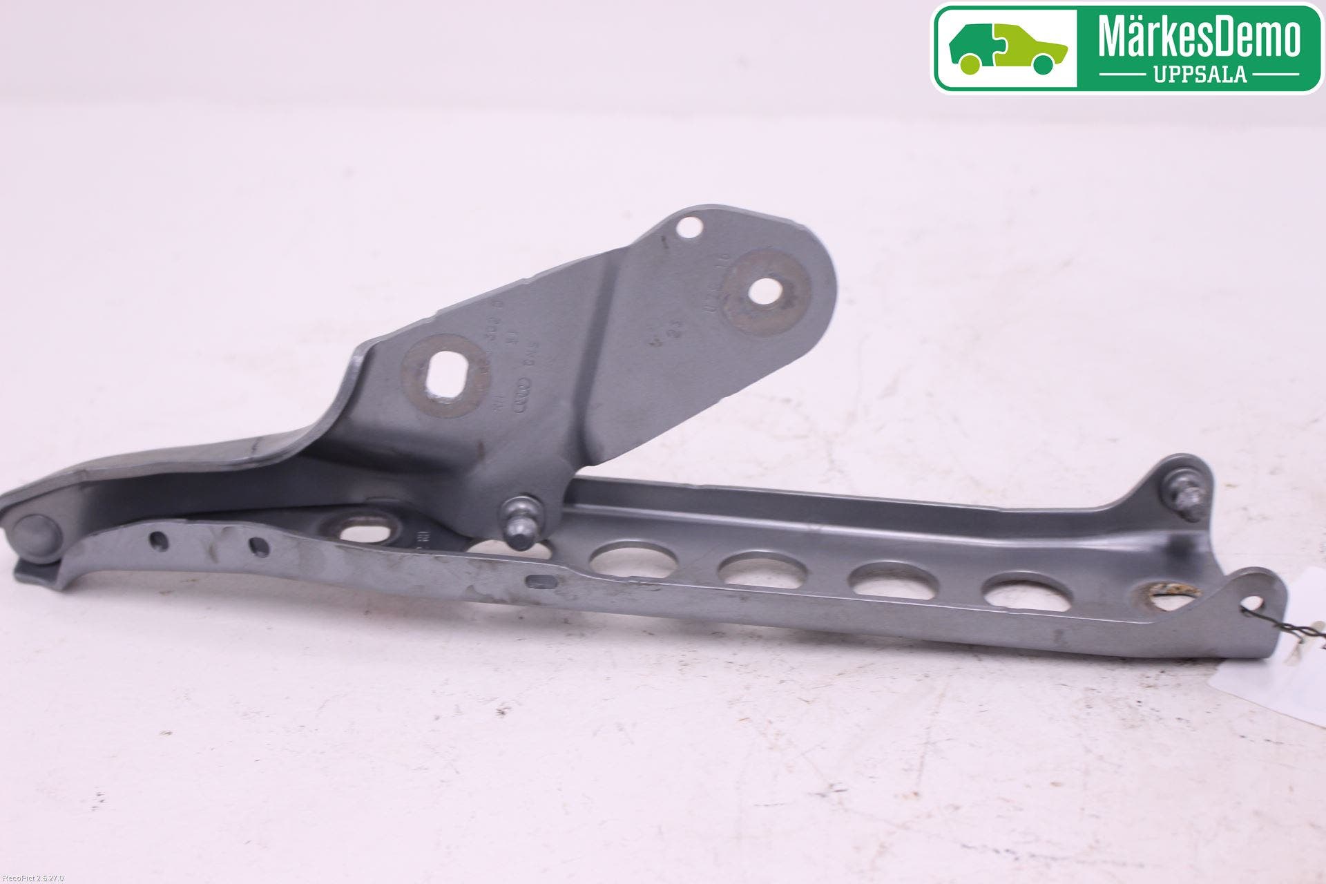 Audi A8/S8 4H 10-17 Huvgångjärn