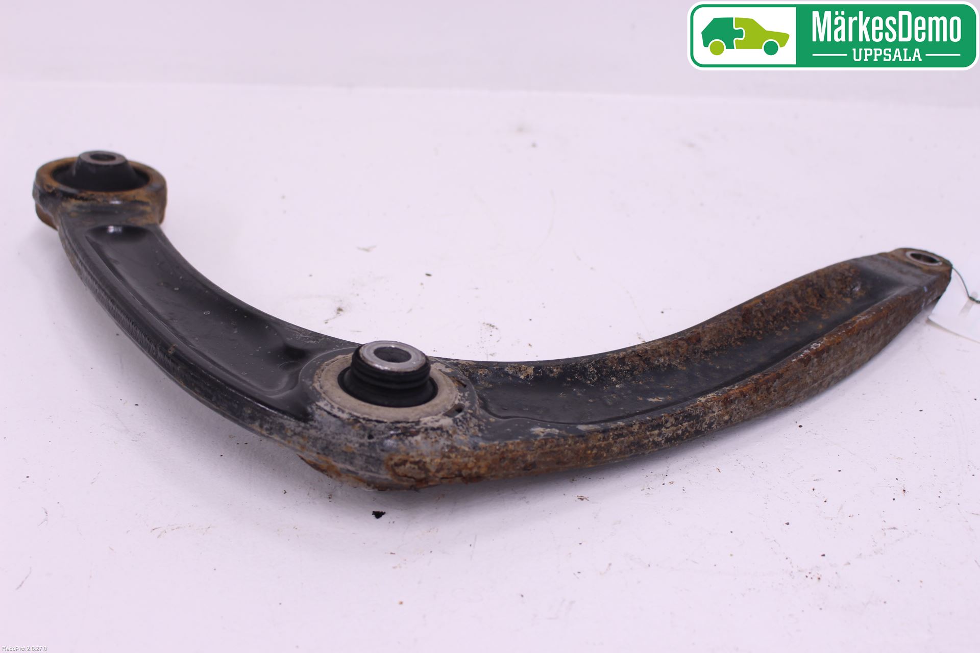 Peugeot 307     05-08 Bärarm Fram Undre Hö