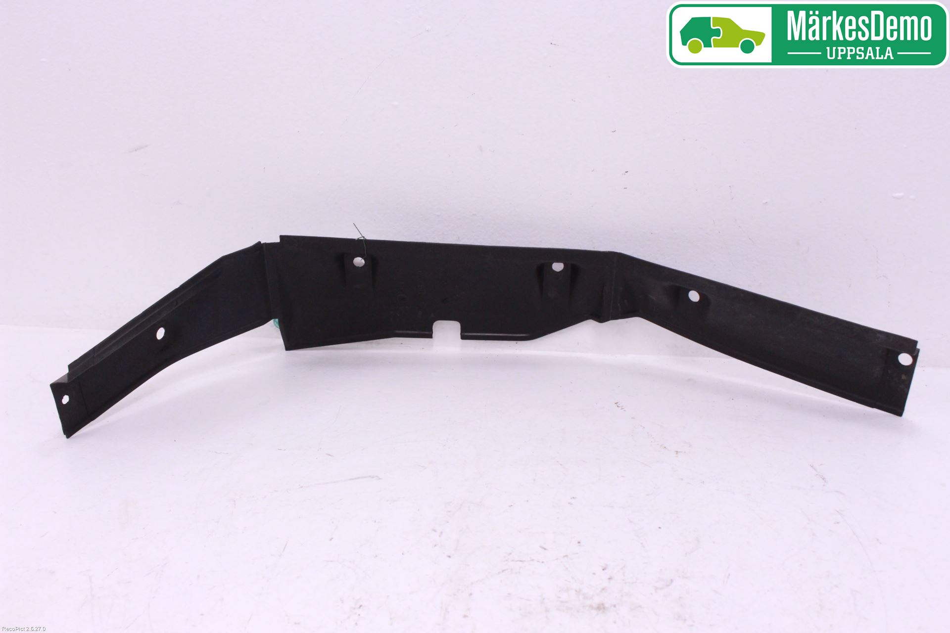 BMW 3 E30 83-94 Deflektor Plåt-Plast Kylning