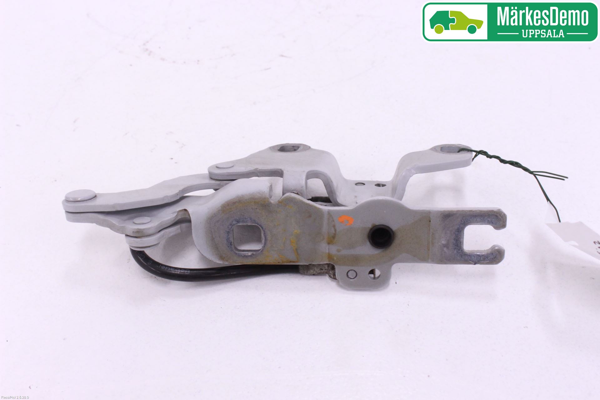 BMW 1 E87/81 5D/3D 03-11 Huvgångjärn