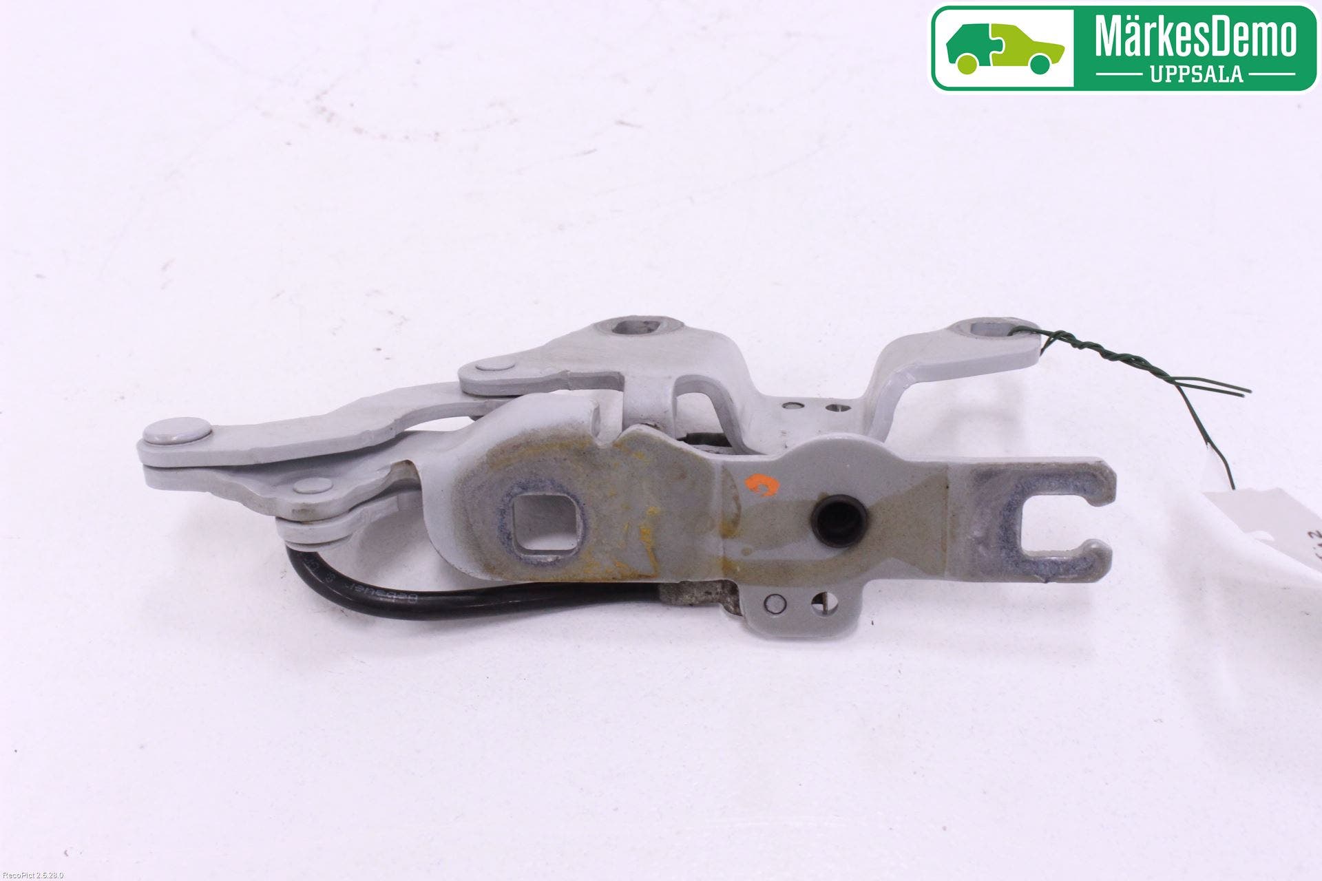 BMW 1 E87/81 5D/3D 03-11 Huvgångjärn