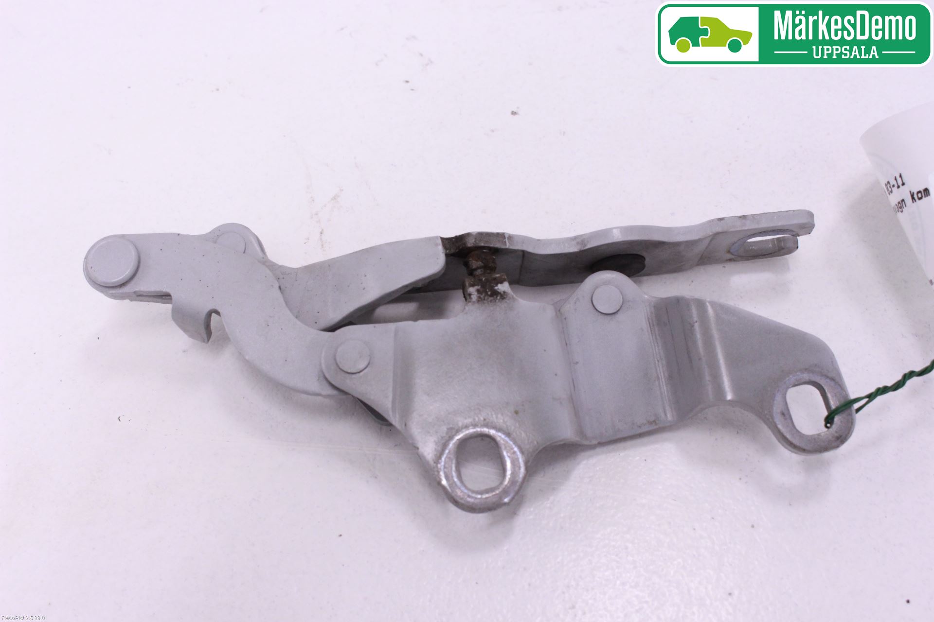 BMW 1 E87/81 5D/3D 03-11 Huvgångjärn