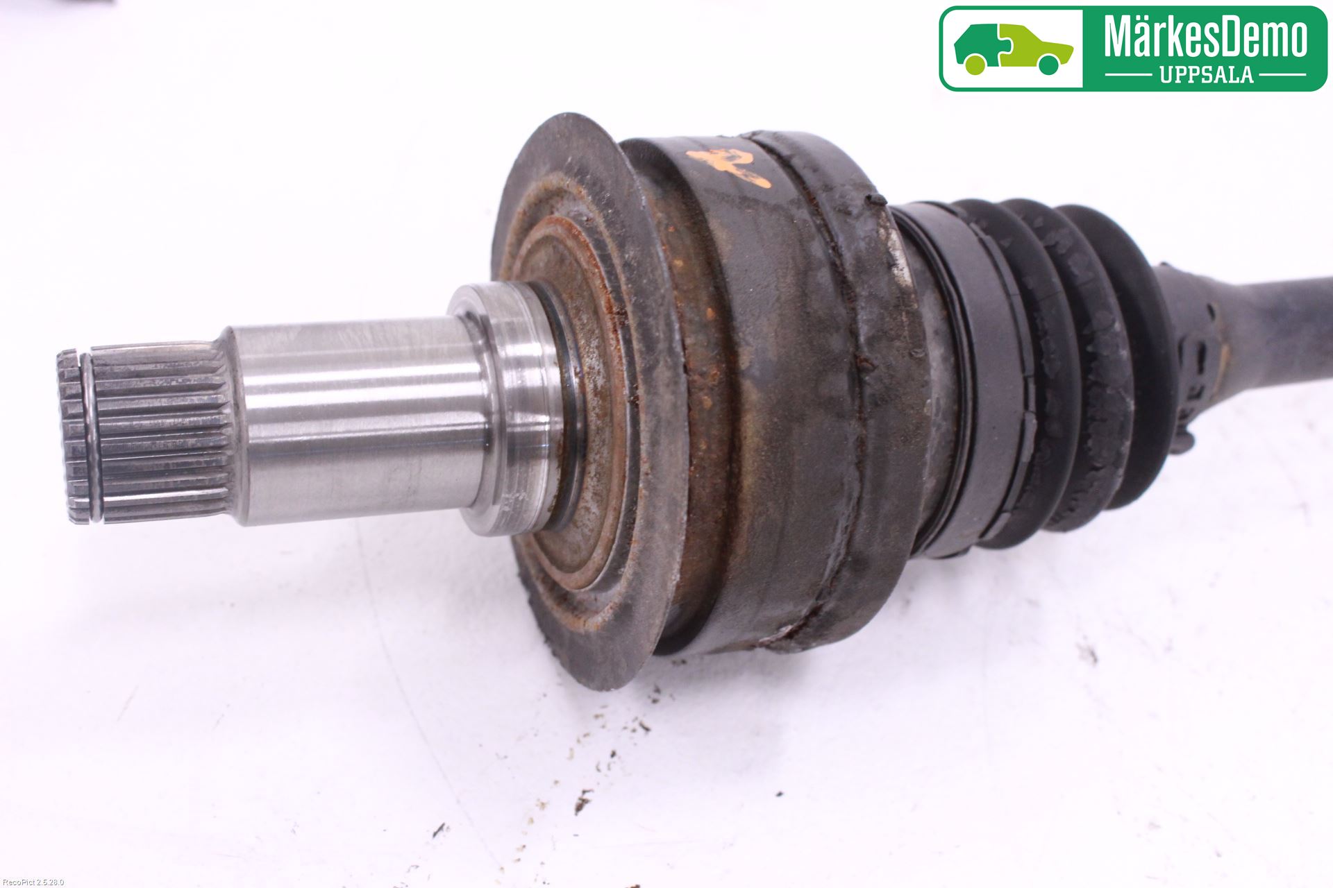 Mercedes-Benz MB C-KLASS (W204) 07-15 Drivaxel Bak Vänster