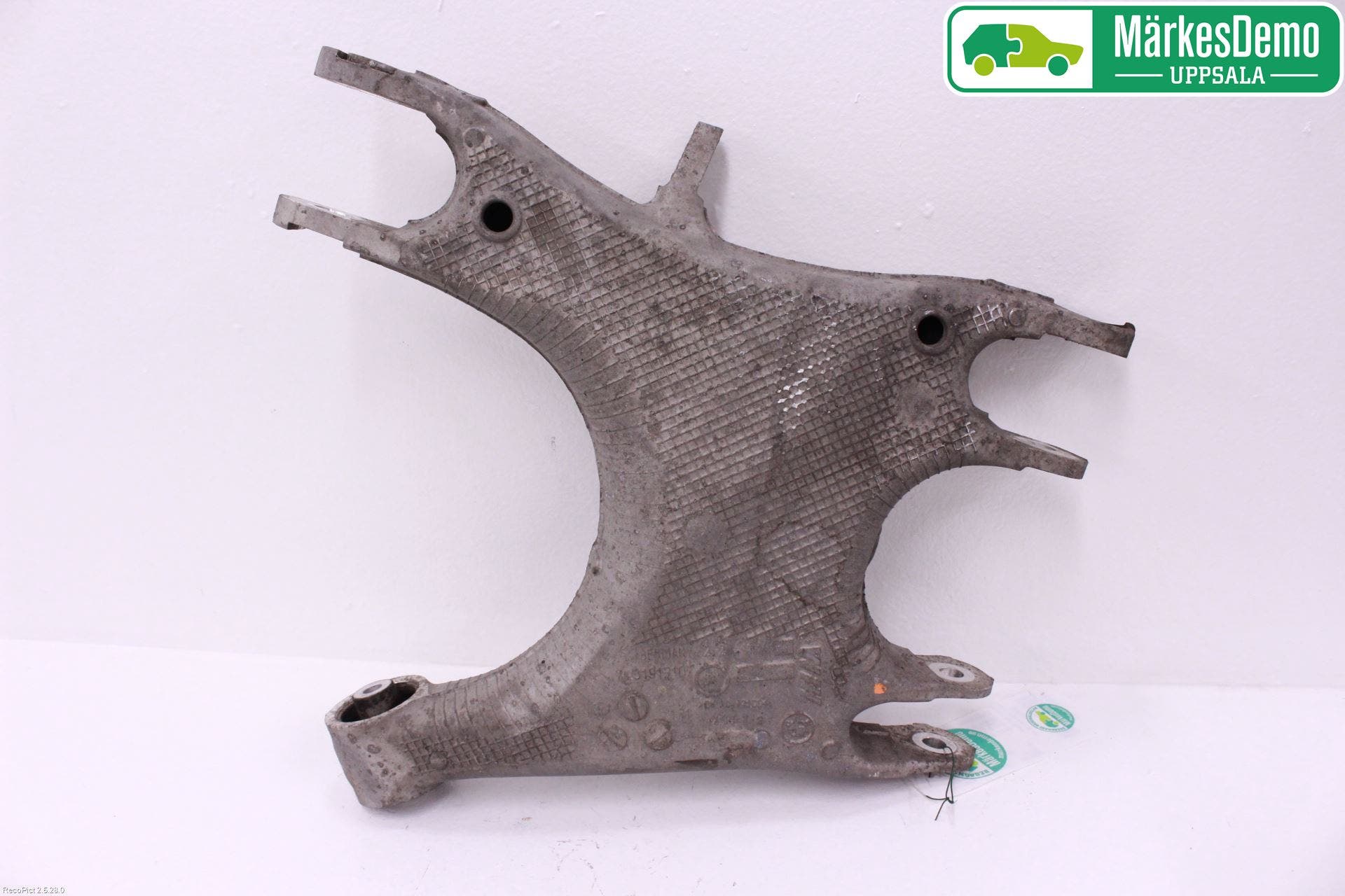 BMW 6 F12/F13 10-18 Bärarm Bak Höger