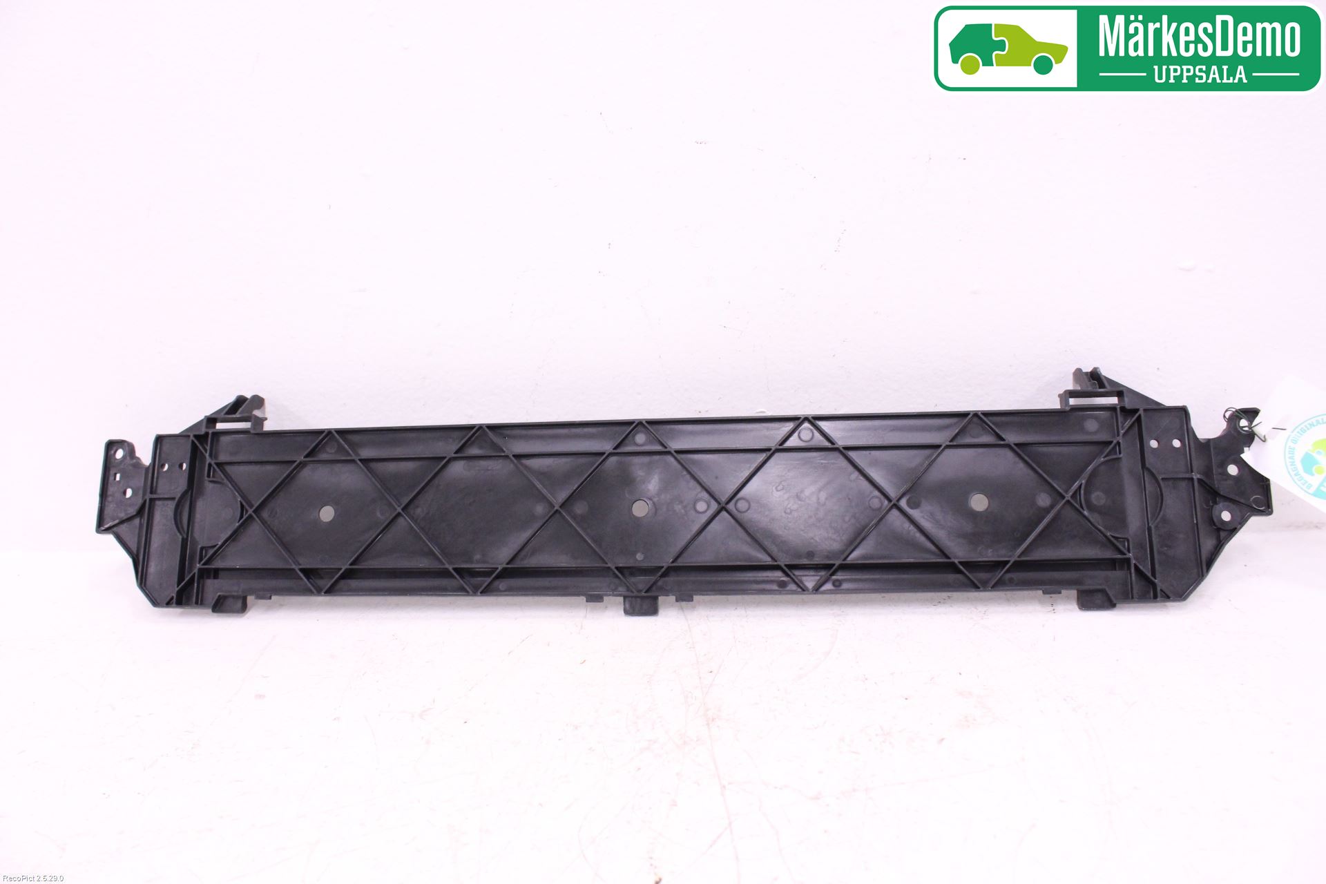 BMW 5 F10/F11/F18 09-17 Kylarfäste-Ram-Balk