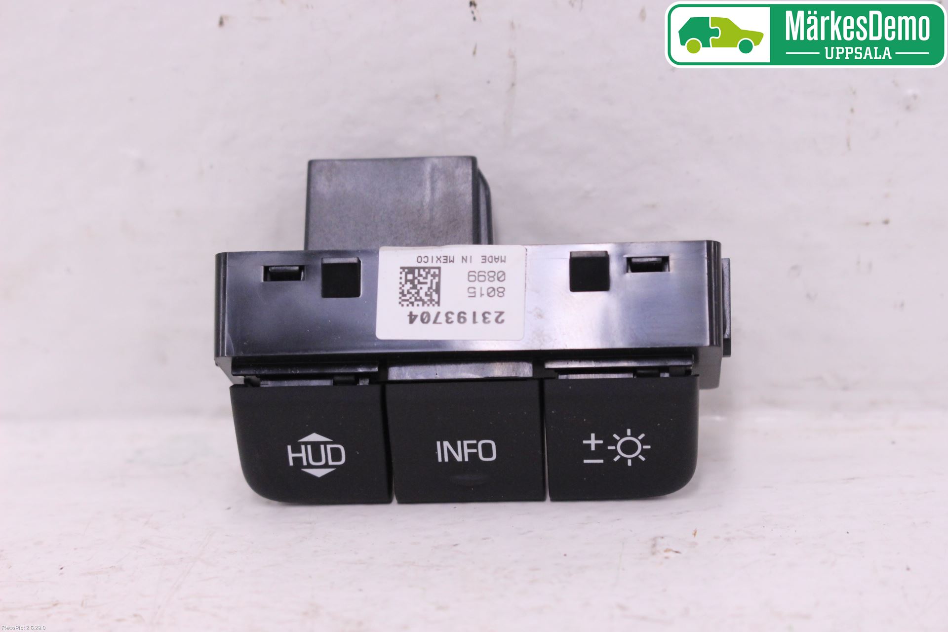 Opel INSIGNIA 17- Strömställare Övrigt