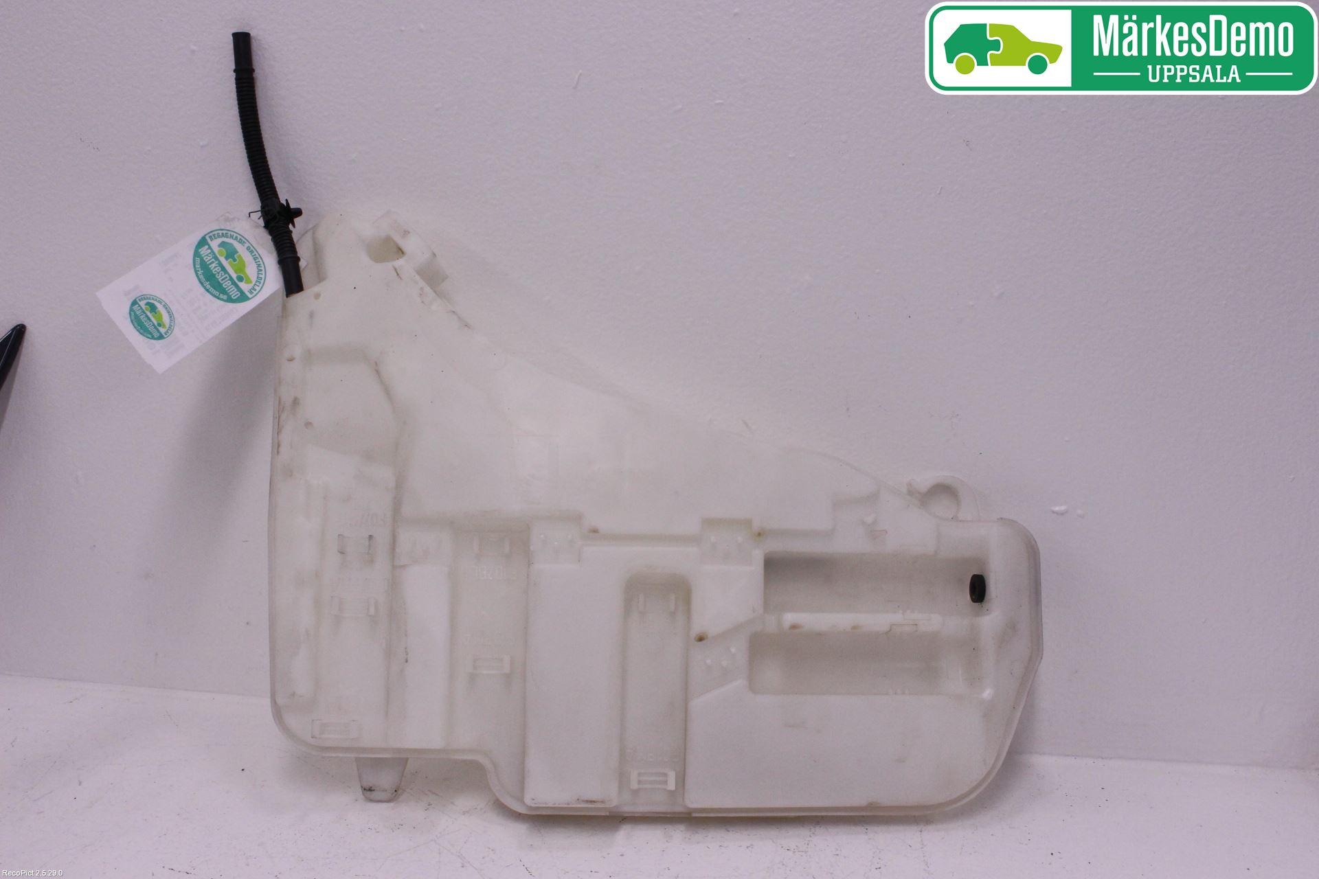 BMW 6 F12/F13 10-18 Spolartank Vindruta