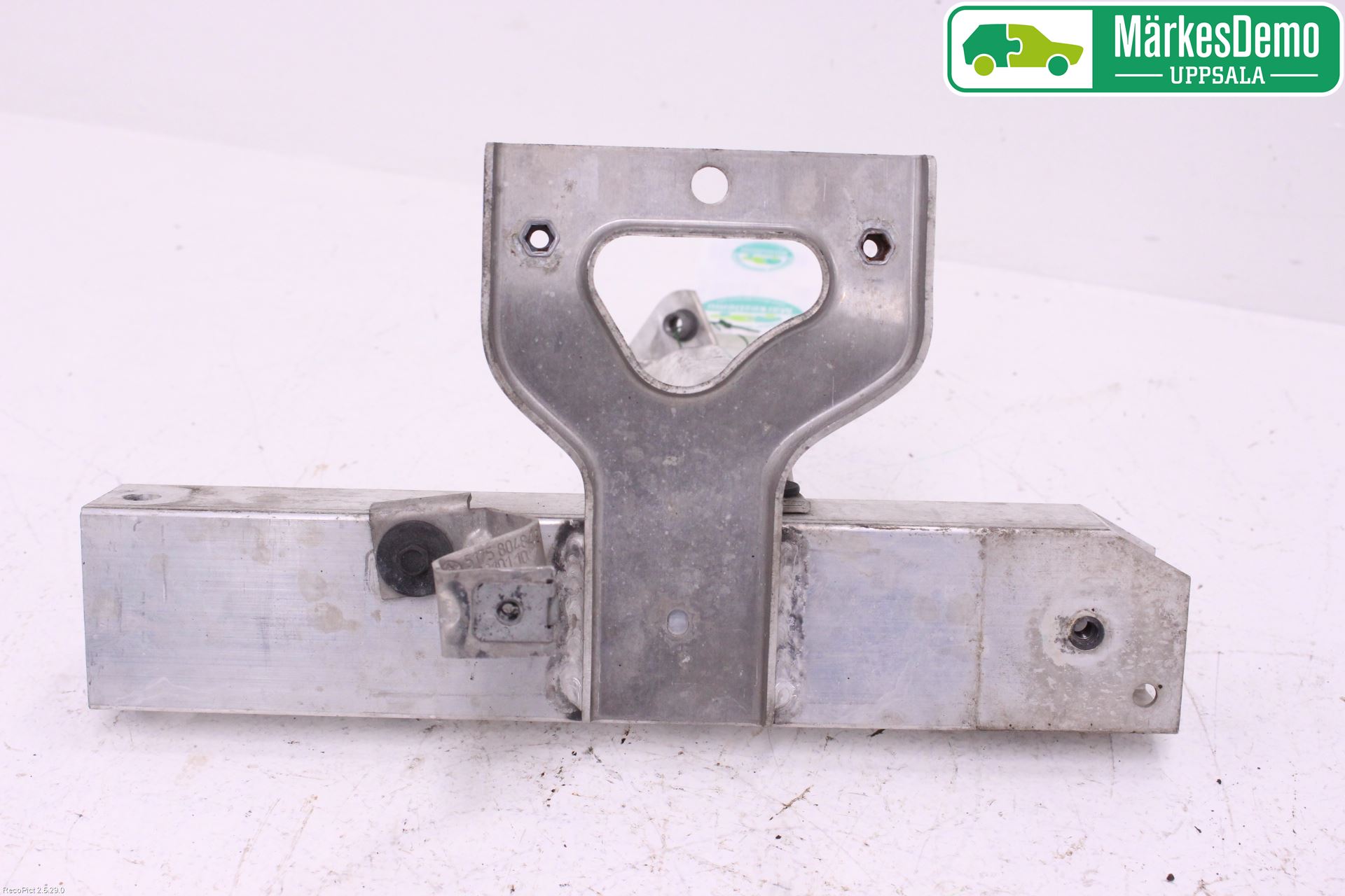 BMW 6 F12/F13 10-18 Stötfångarfäste Fram Vä