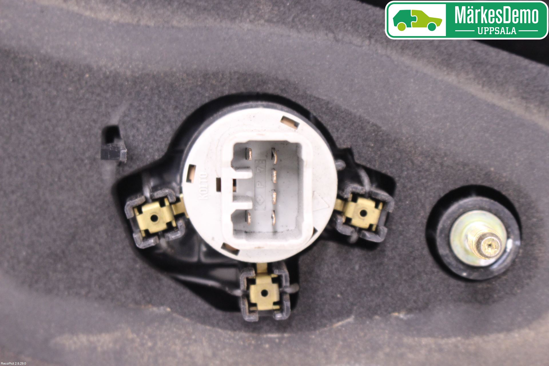 Toyota YARIS VERSO P1 00-05 Bakljus Höger