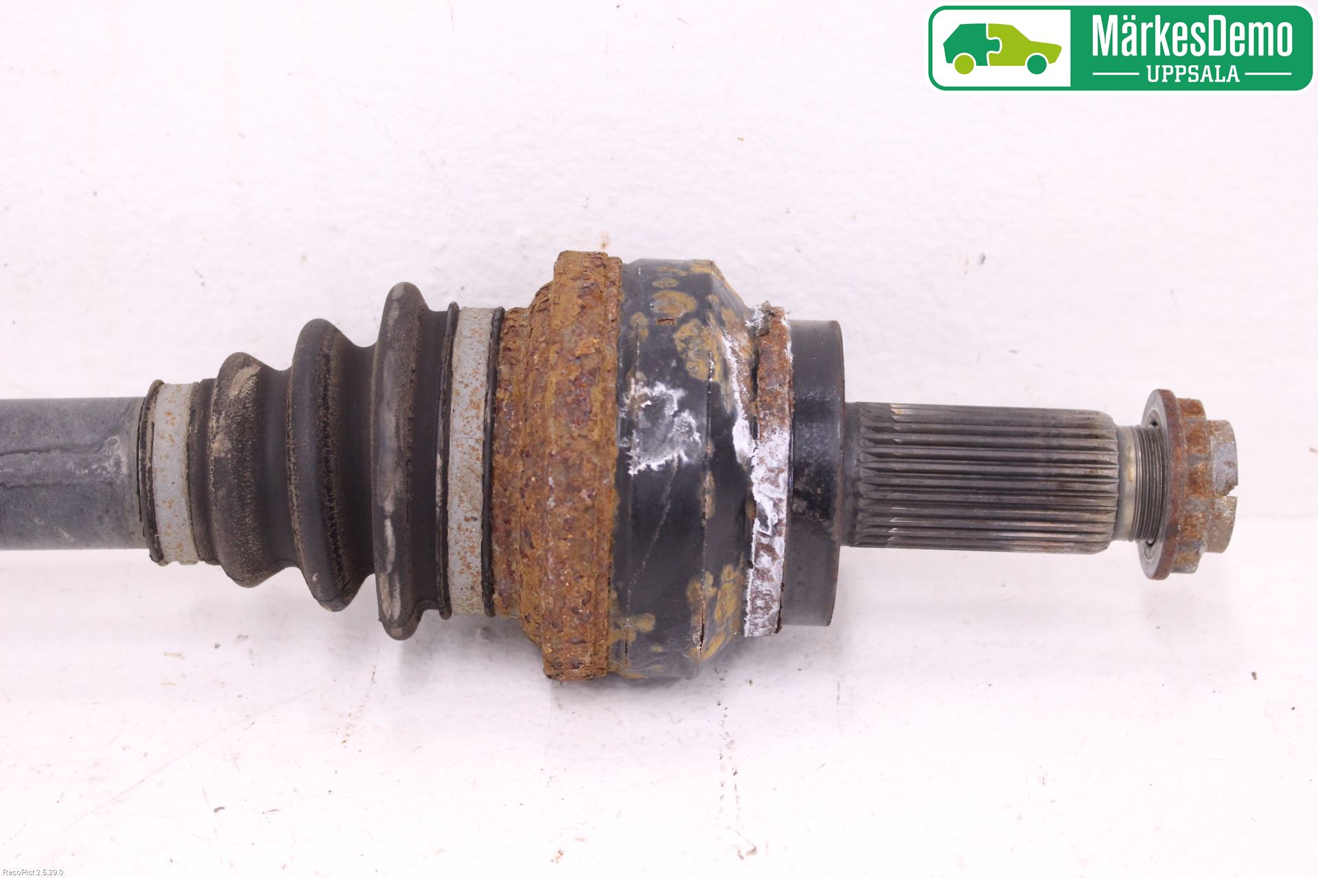 BMW X6 E71/E72   08-14 Drivaxel Bak Höger