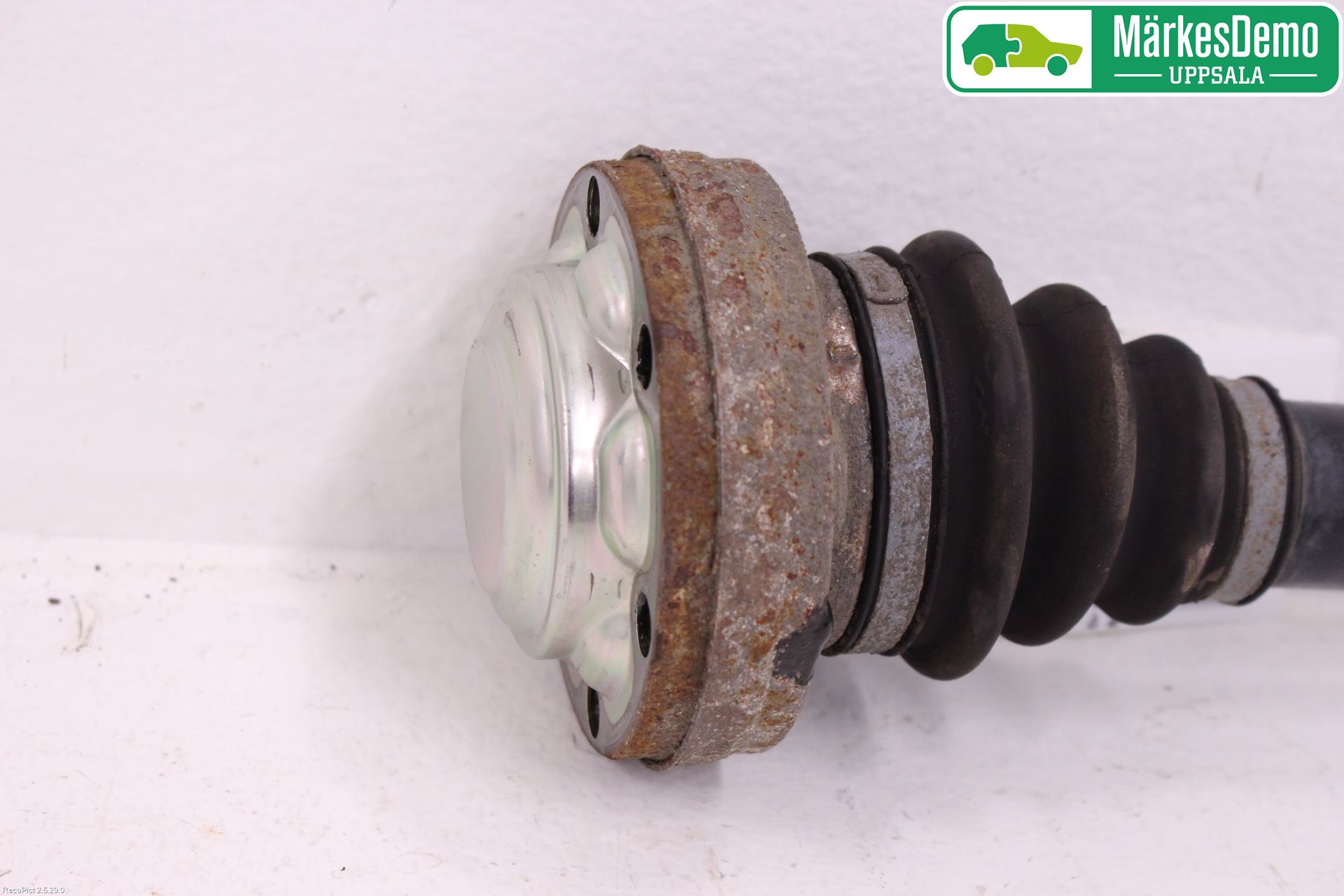 BMW X6 E71/E72   08-14 Drivaxel Bak Höger