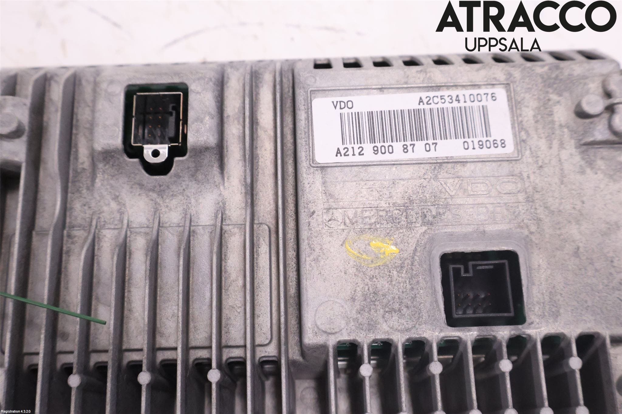 Mercedes-Benz MB E-KLASS (W212) 09-16 Bildskärm