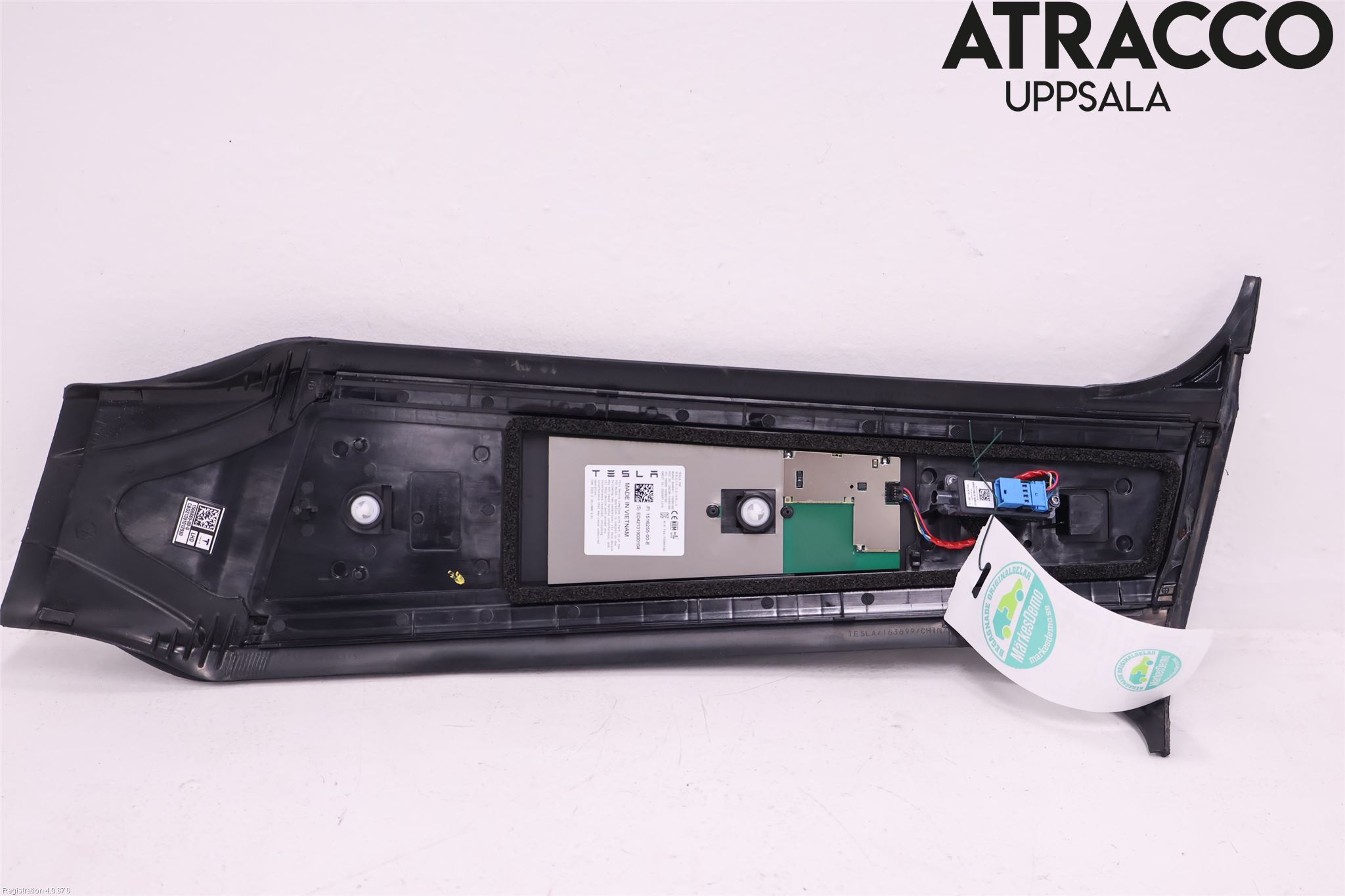 Tesla MODEL Y 21- Dörr Dekorlist Fram Vä