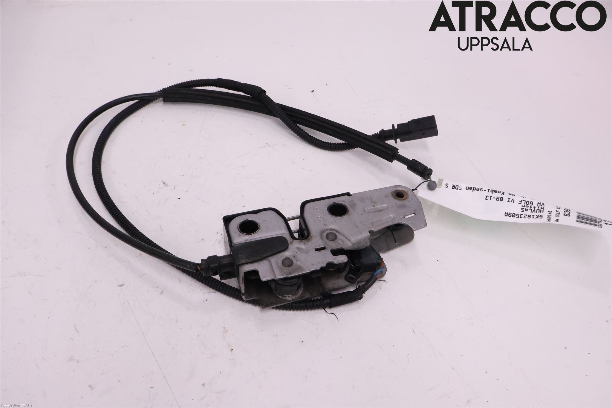 Volkswagen VW GOLF VI 09-13 Huvlås