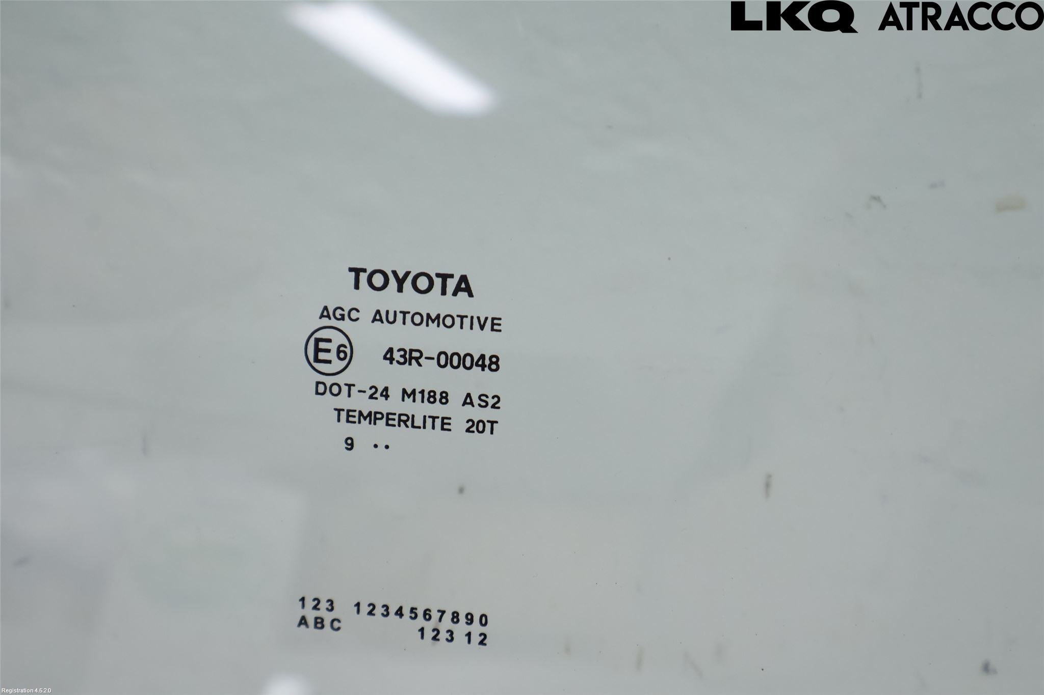 Toyota YARIS XP130 15-20 Dörruta Bak Höger
