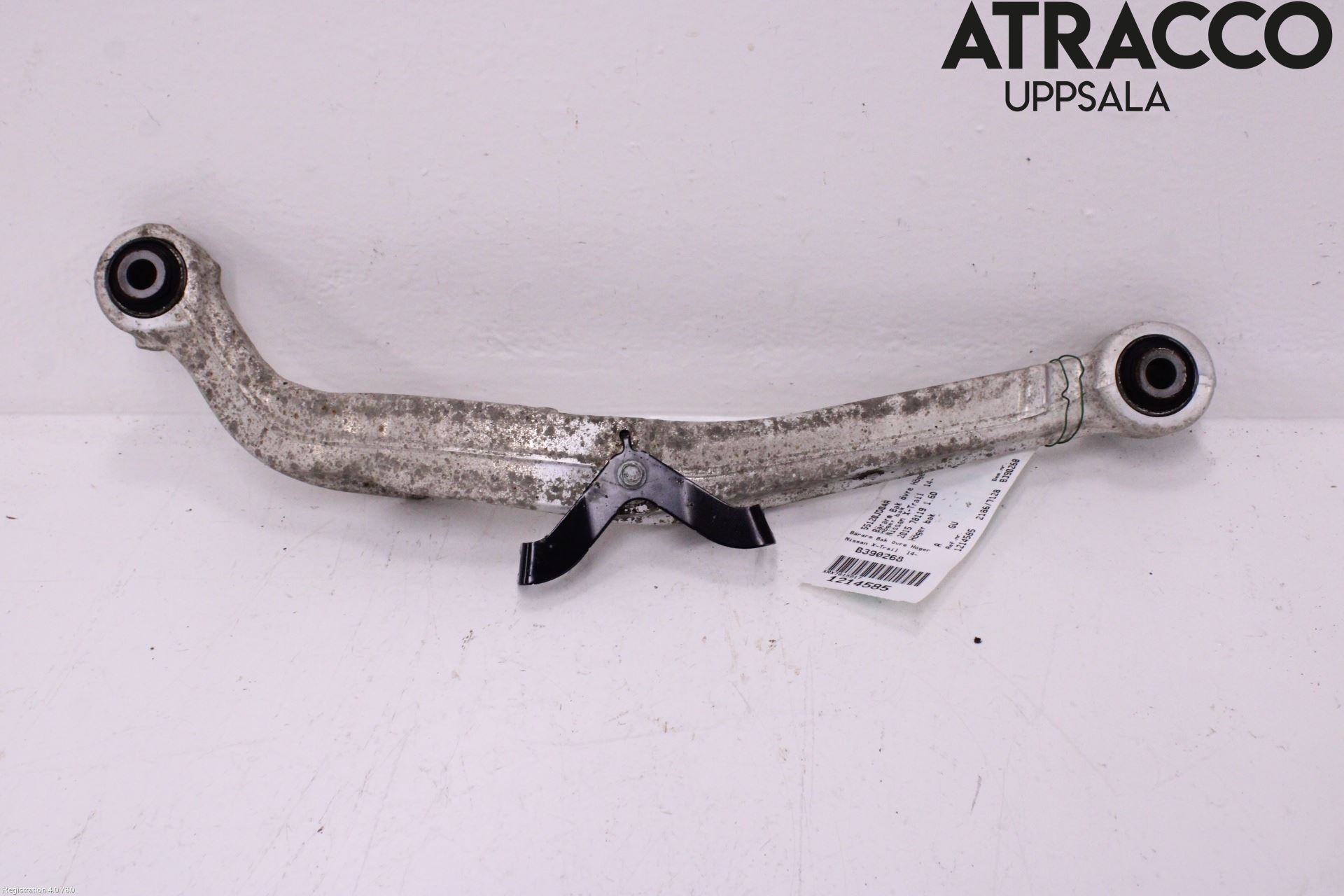 Nissan X-TRAIL 14-21 Bärarm Bak Övre Höger